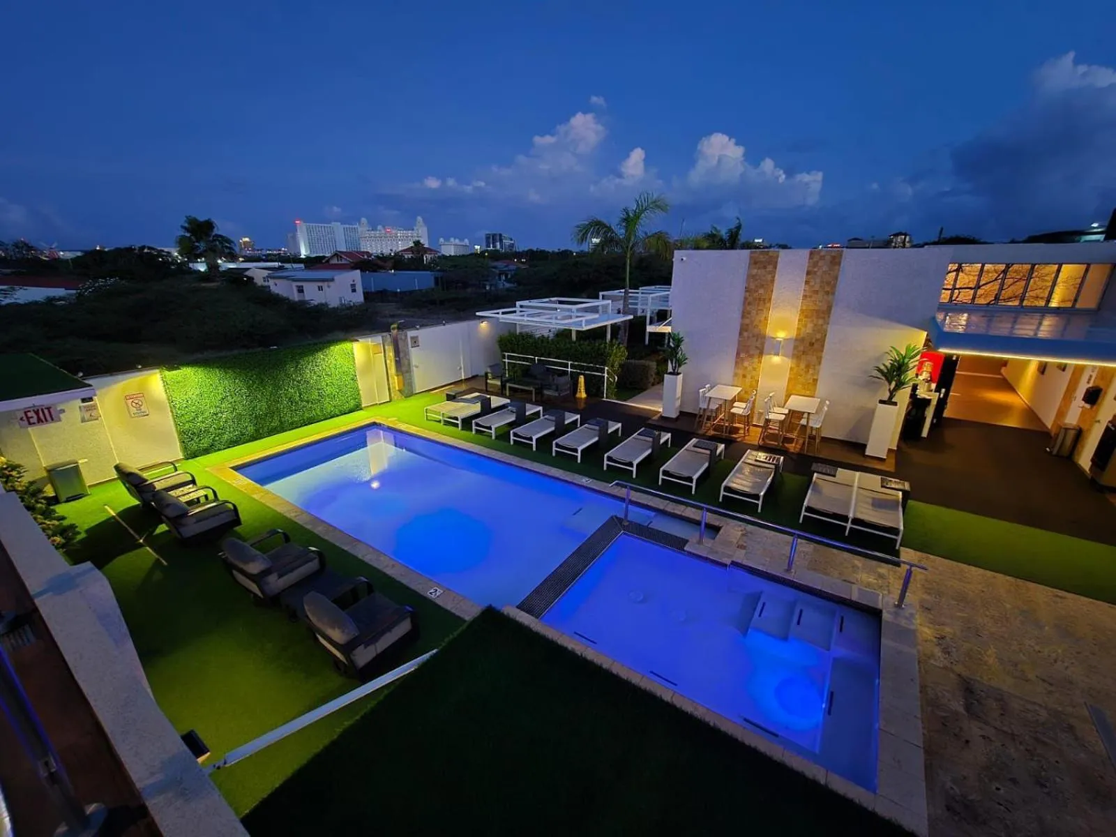 Aruba Boutique & Art Hotel - Adults Only