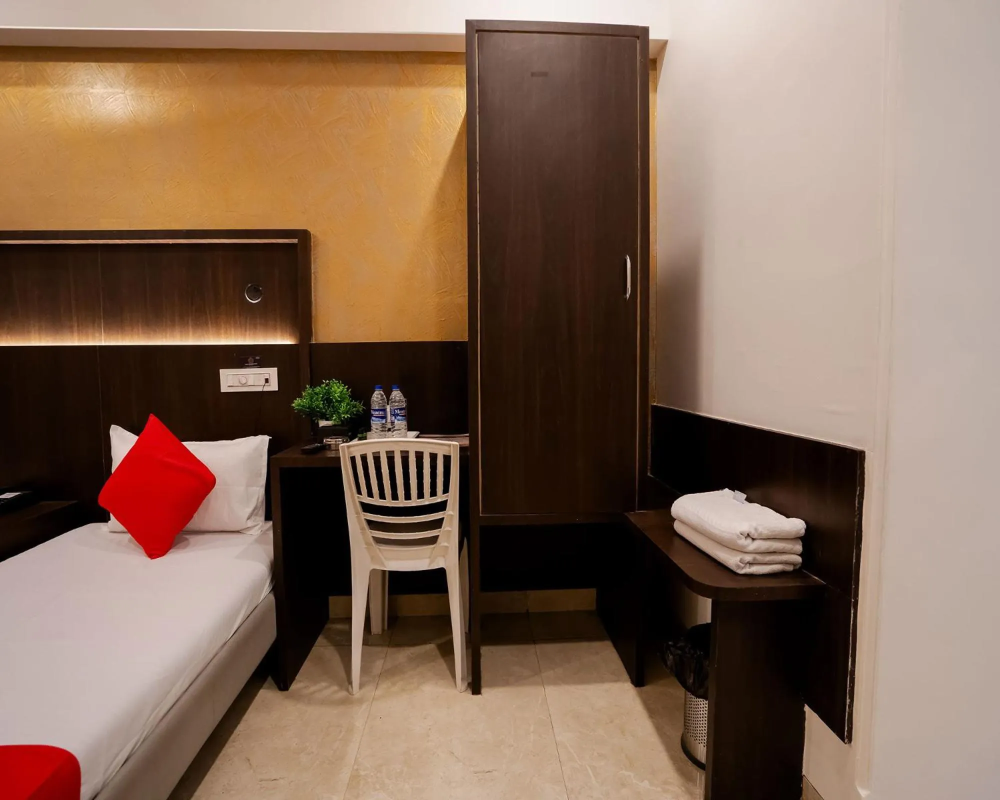 Bed in Hotel Grand Seasons- Navi Mumbai