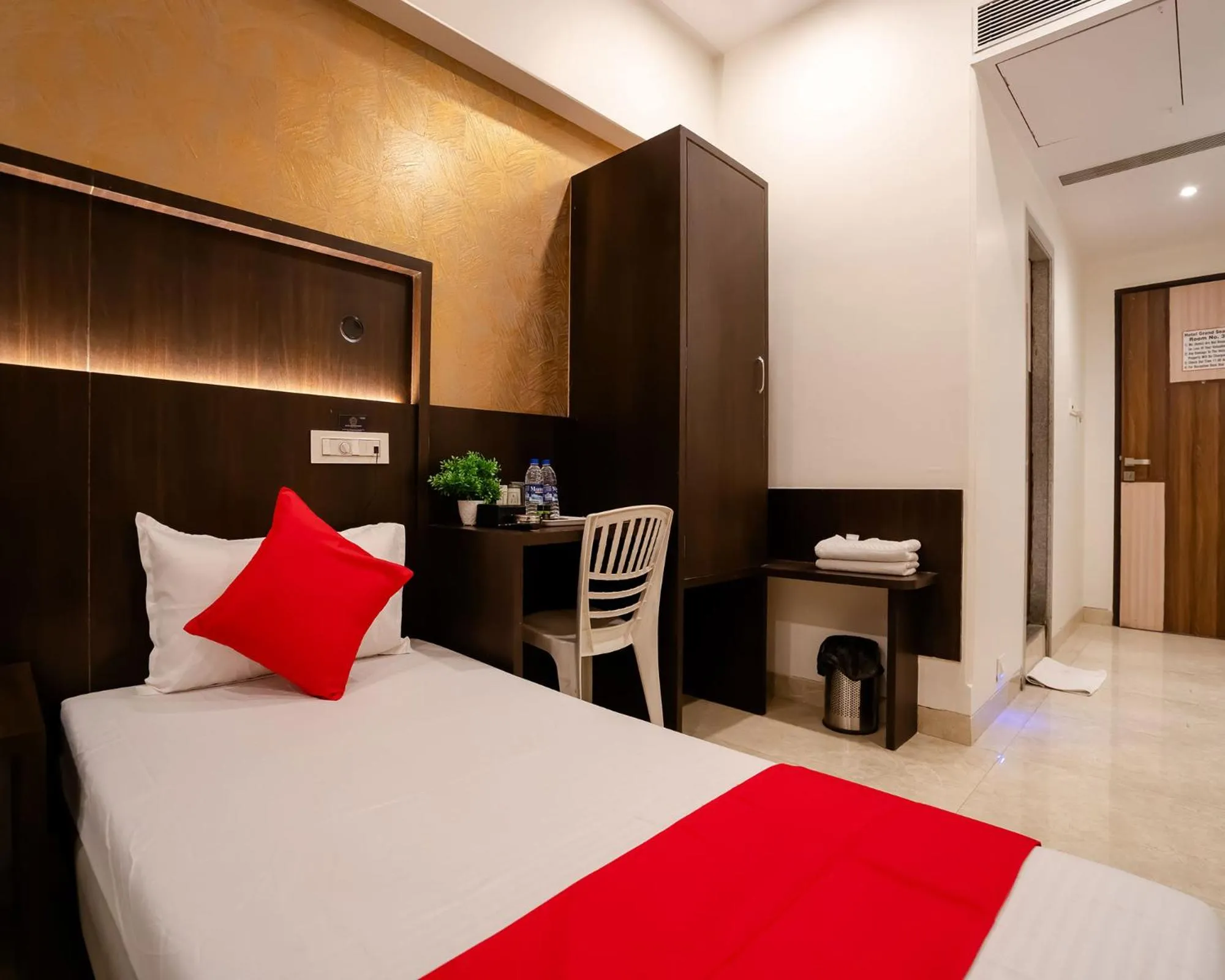 Bed in Hotel Grand Seasons- Navi Mumbai