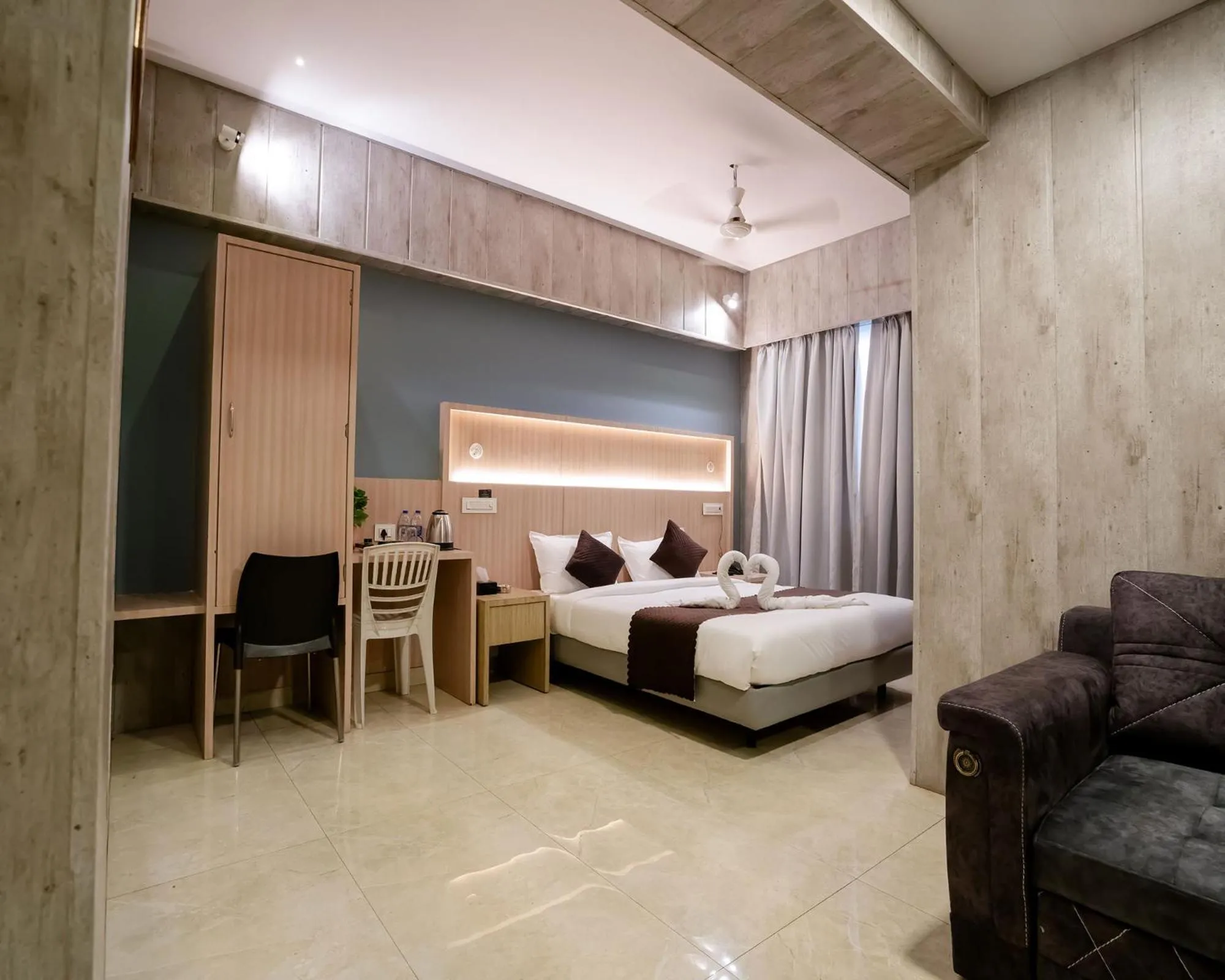 Bed in Hotel Grand Seasons- Navi Mumbai