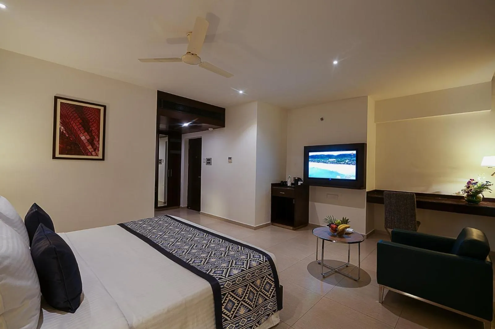 Bedroom, Bed in Grand Continent Malleshwaram A Sarovar Portico Affiliate Hotel