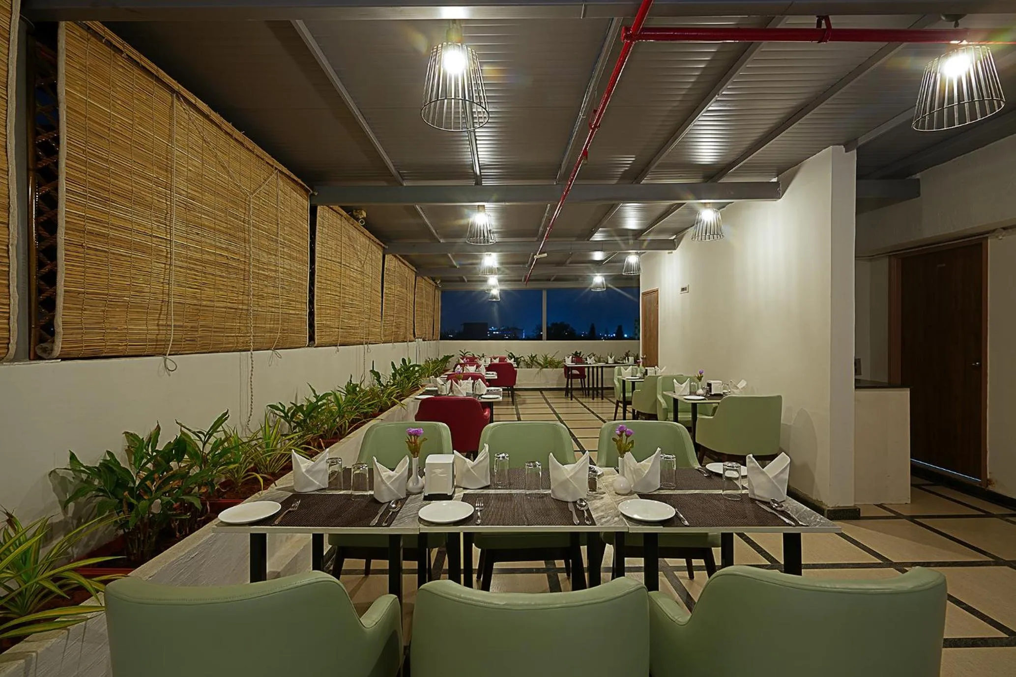 Restaurant/places to eat in Grand Continent Malleshwaram A Sarovar Portico Affiliate Hotel