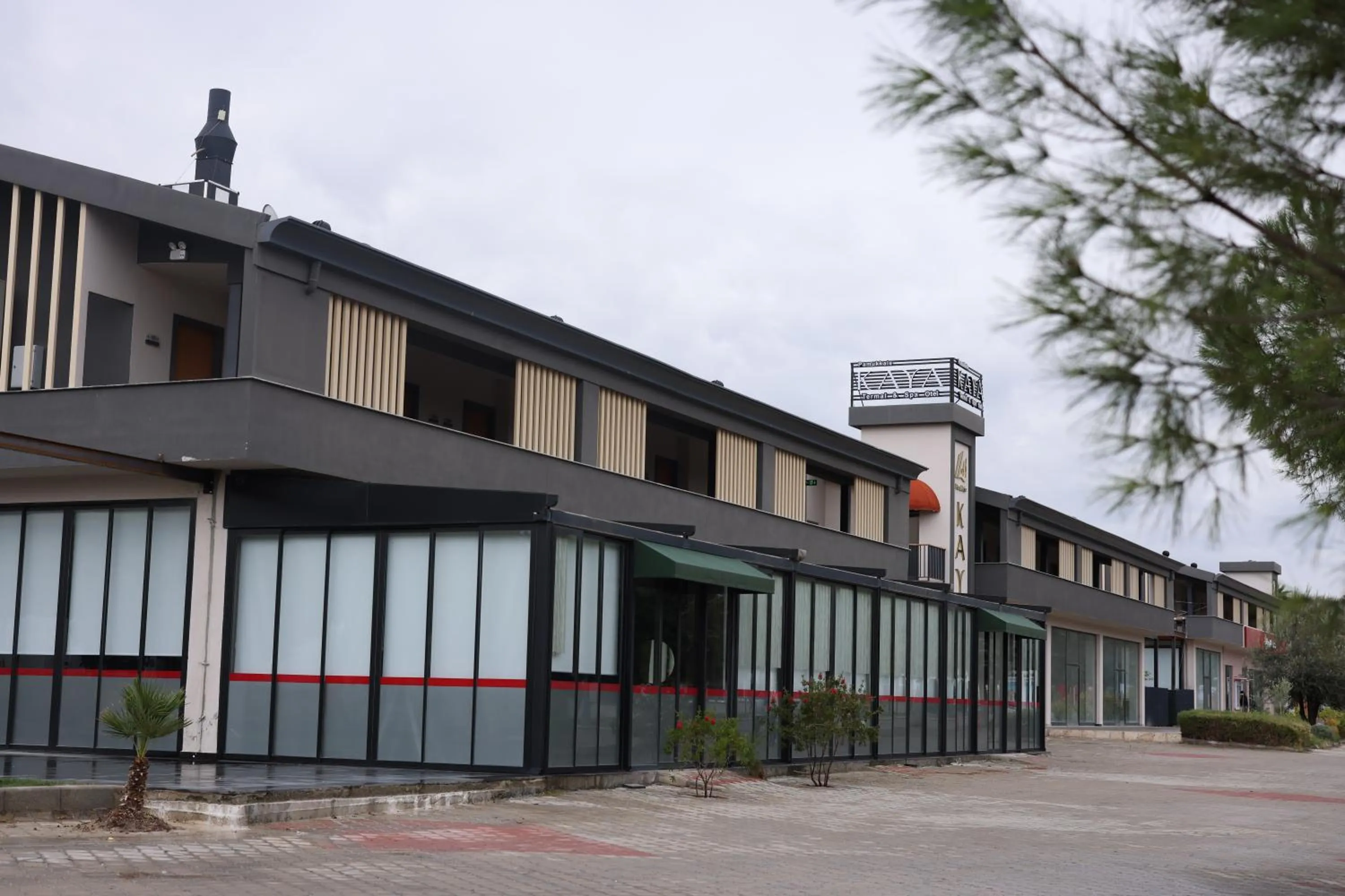 Property building in Pamukkale Kaya Termal Otel