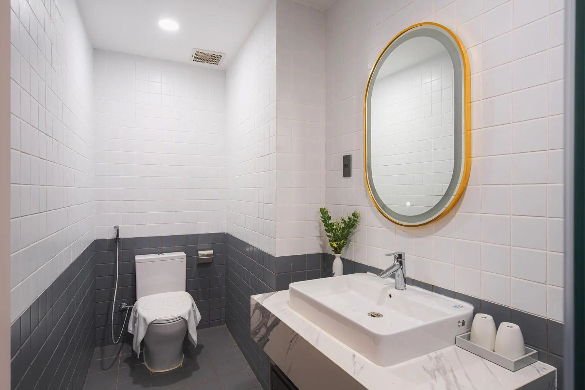 Toilet in Nature Hotel - Win Happy