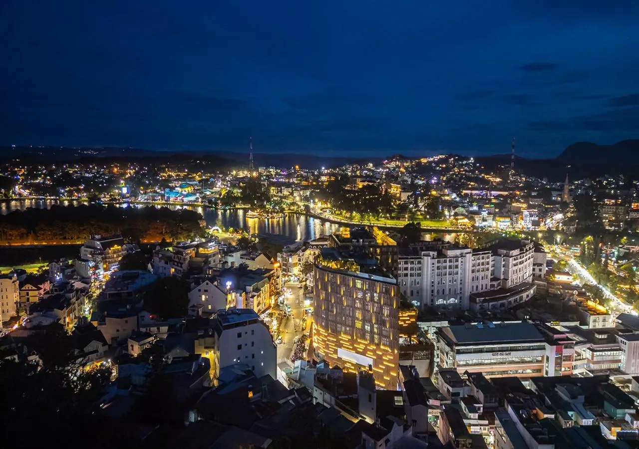 Night in Nature Hotel - Win Happy