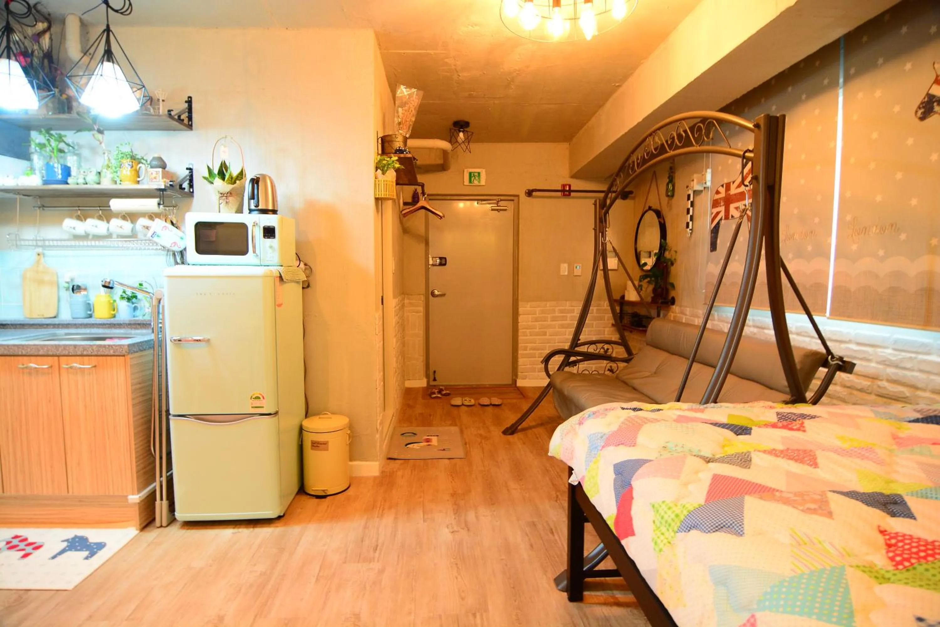 Photo of the whole room, Bed in Residence Unicorn