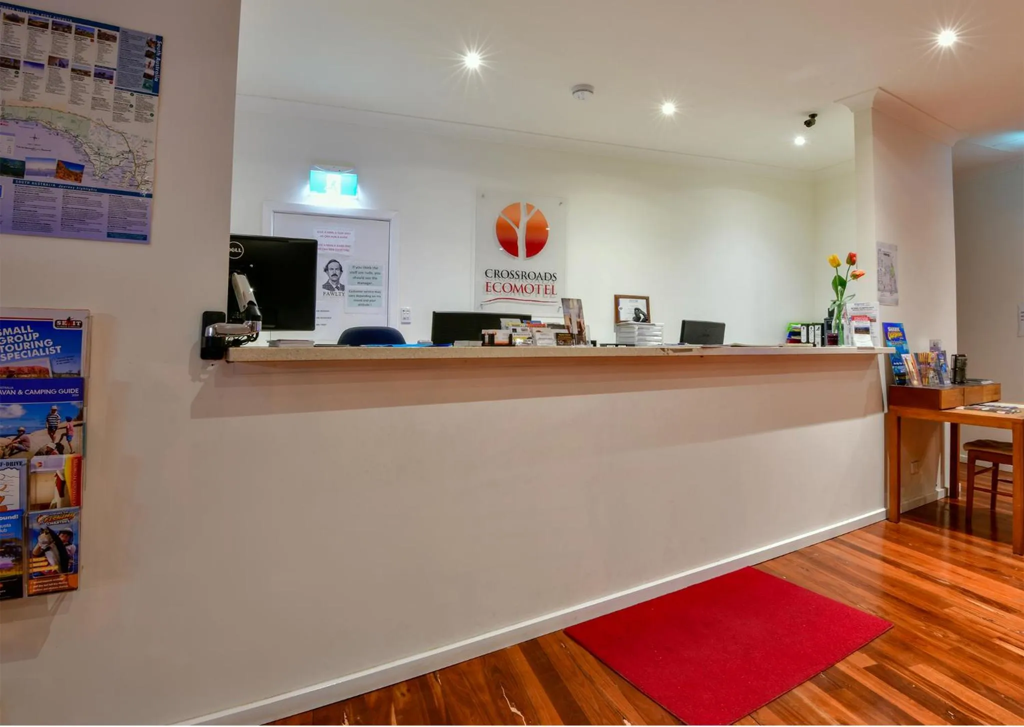 Lobby or reception in Crossroads Ecomotel