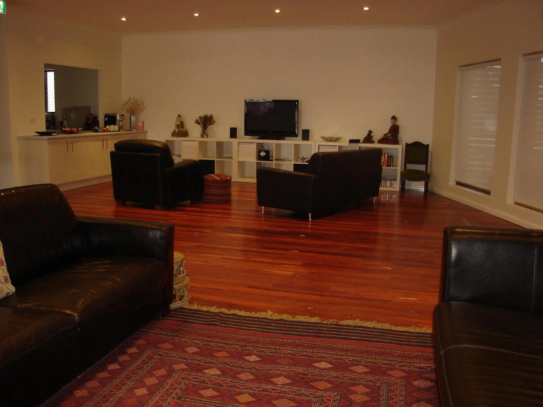 Lounge or bar in Crossroads Ecomotel