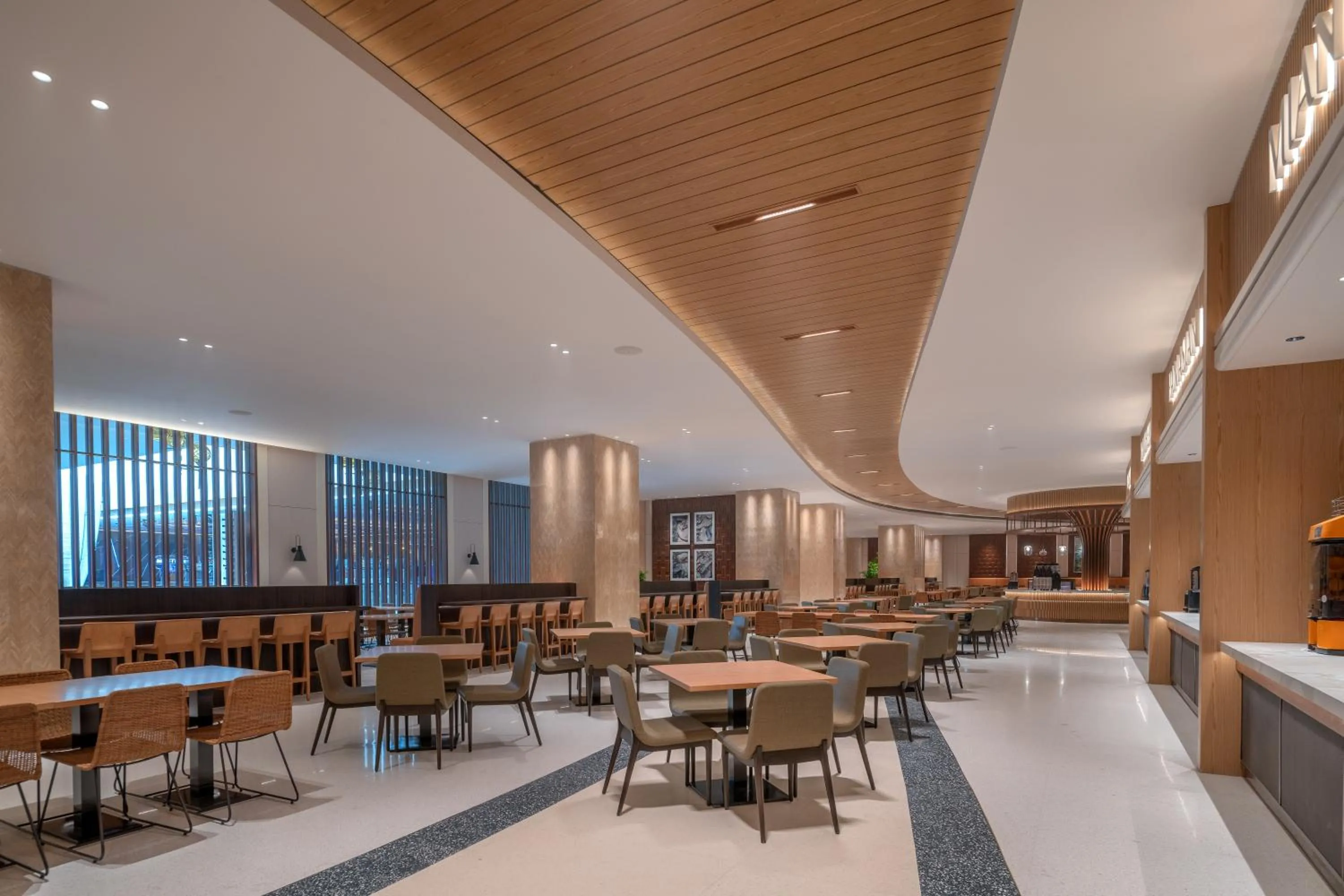 Restaurant/places to eat in Solaire Resort North