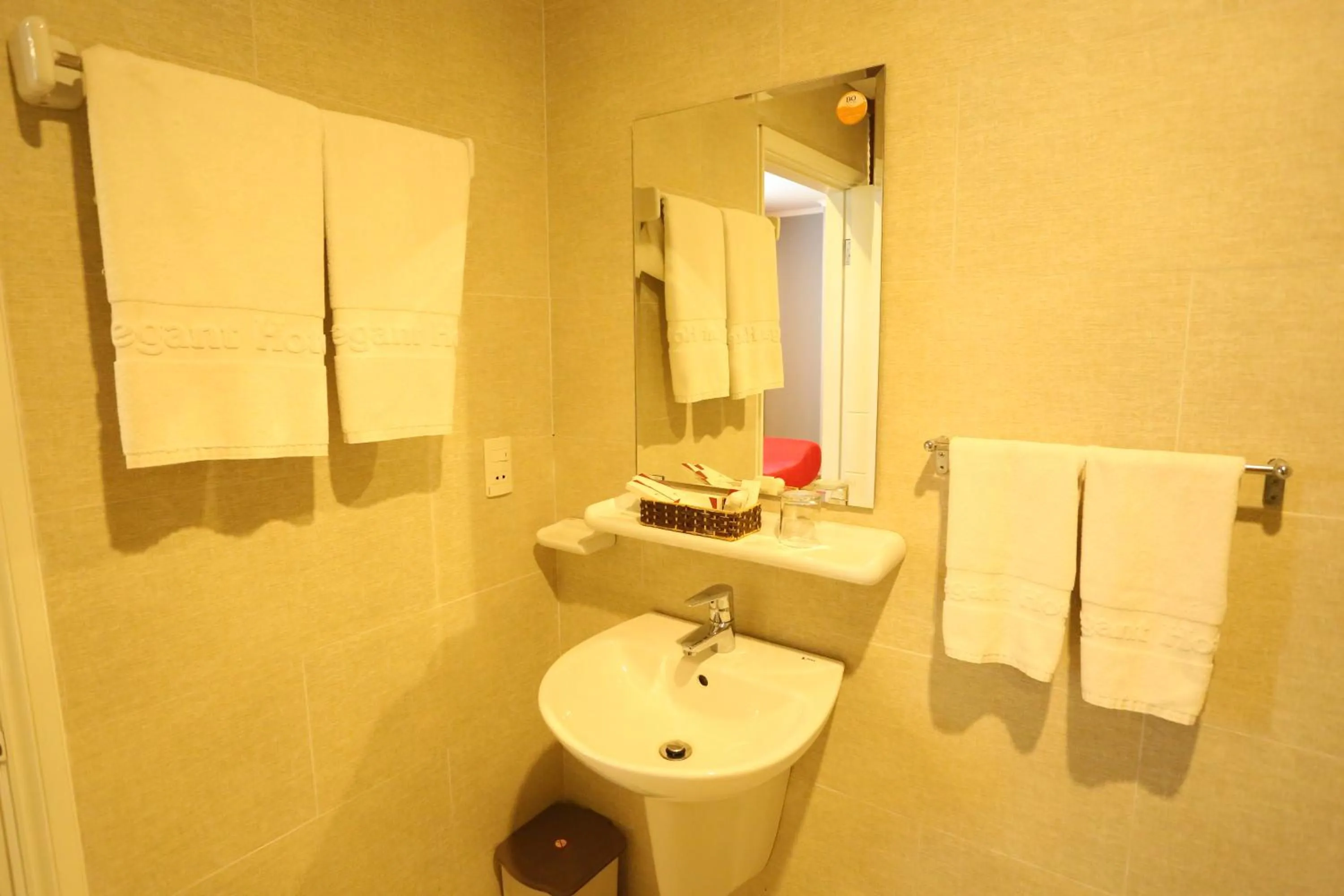 Bathroom in KaKa Hotel Han River