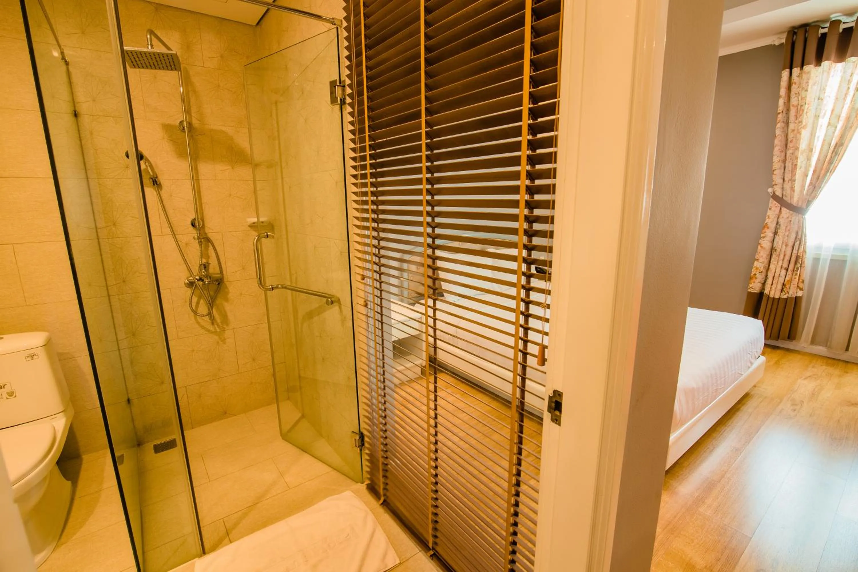 Bathroom in KaKa Hotel Han River