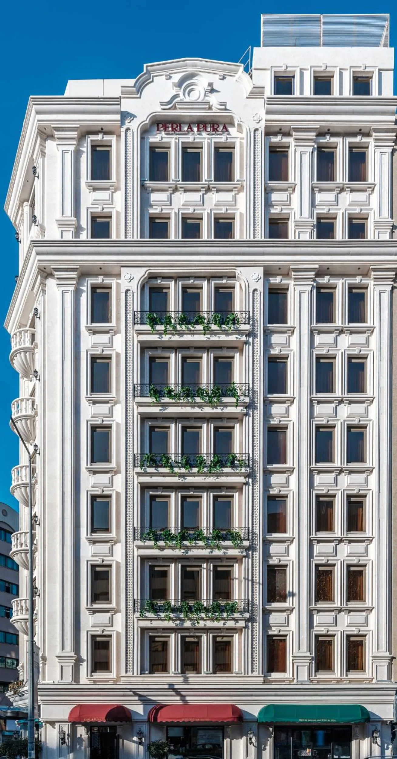 Property building in Perla Pura