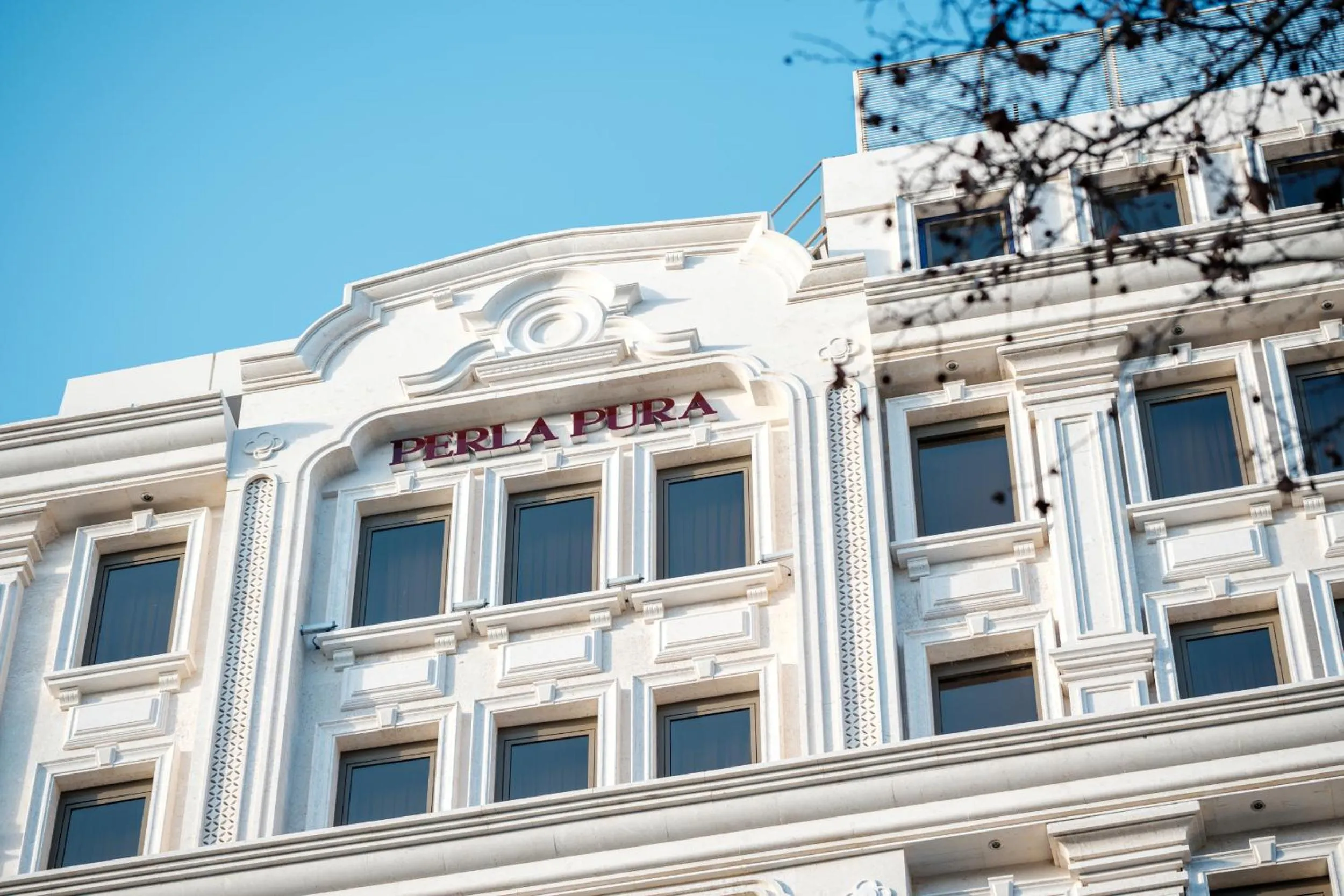 Property building in Perla Pura