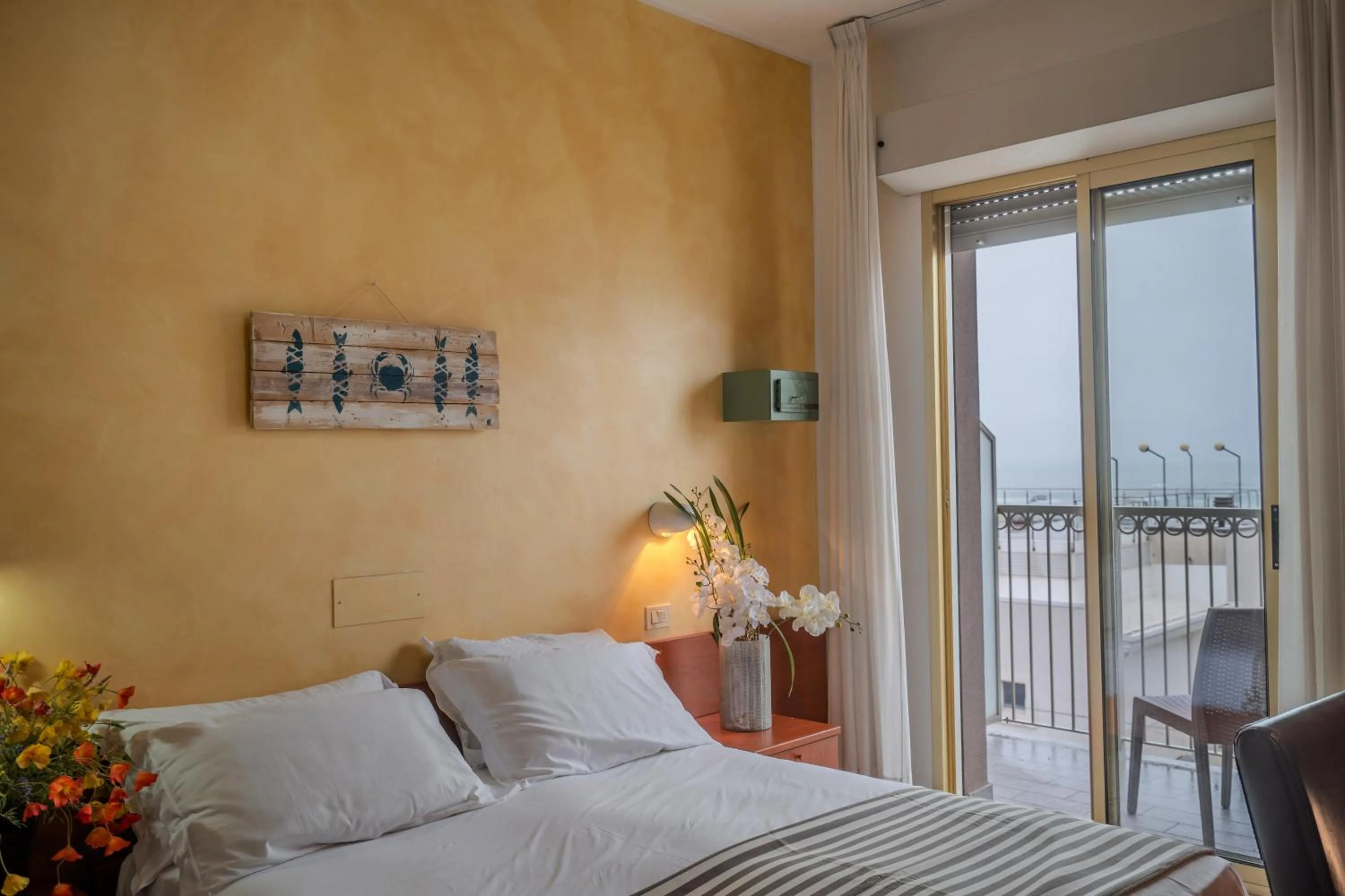 Bedroom, Bed in Hotel Mia