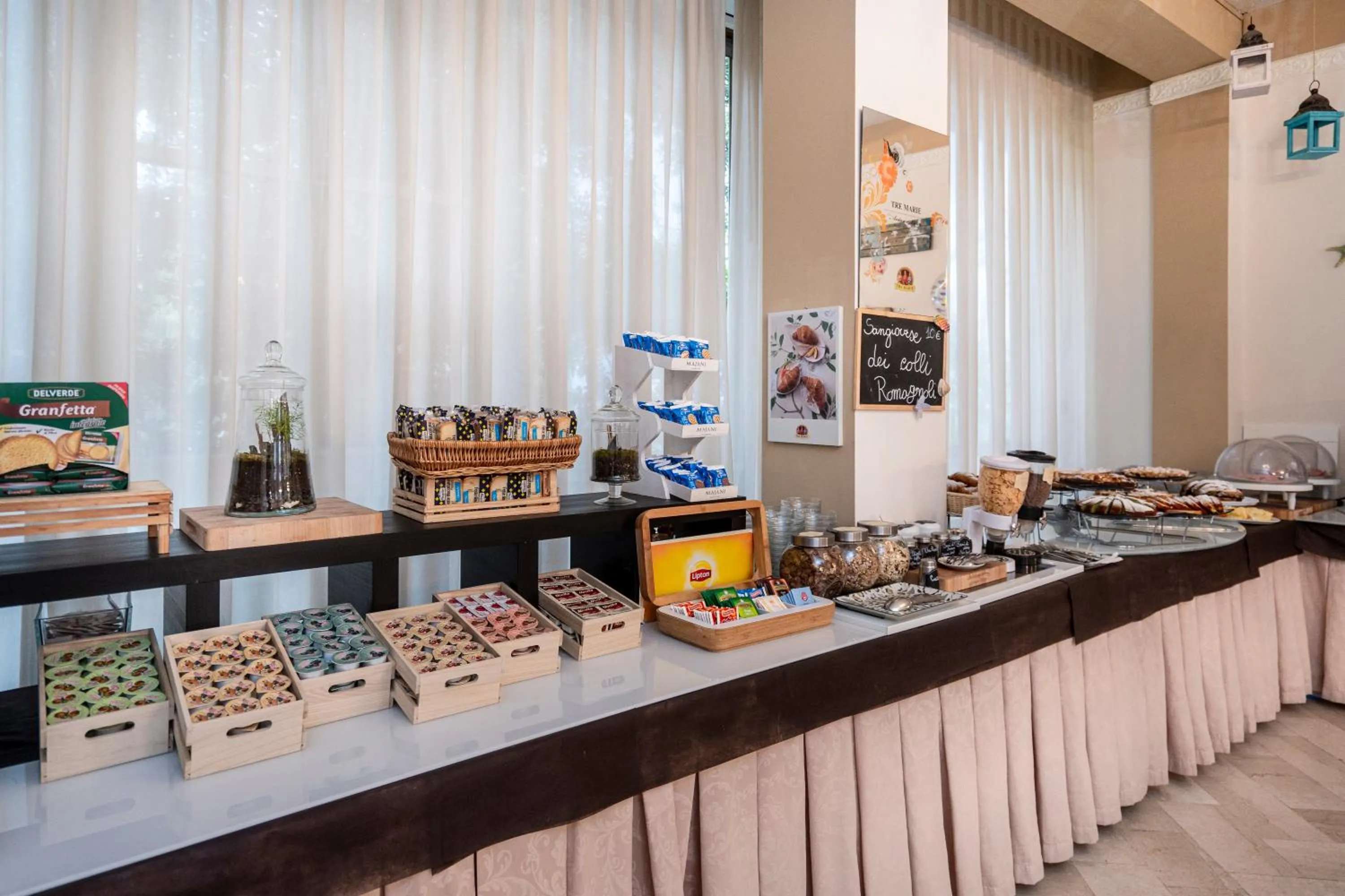 Breakfast in Hotel Mia