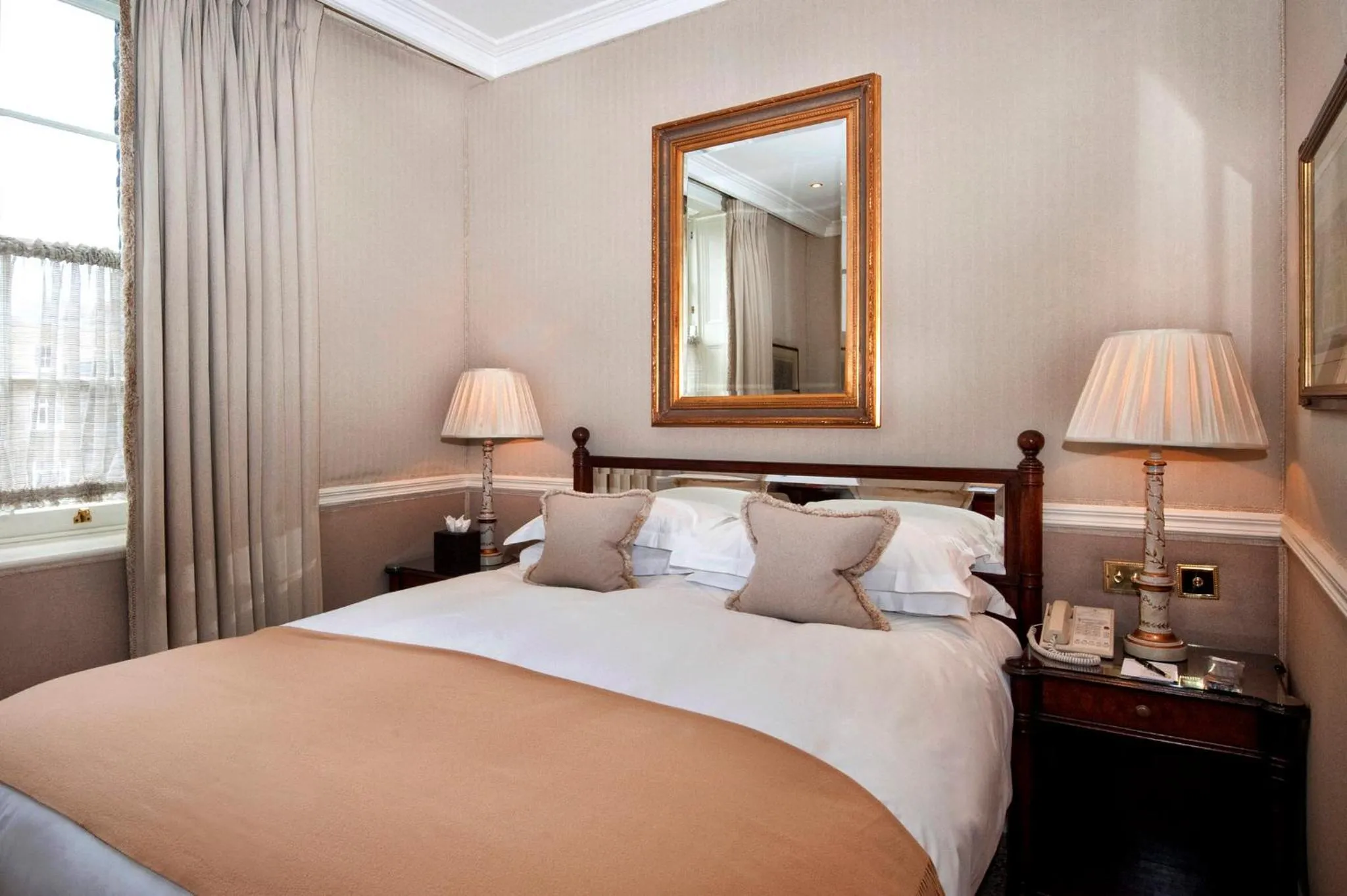 Other, Bed in The Montague On The Gardens