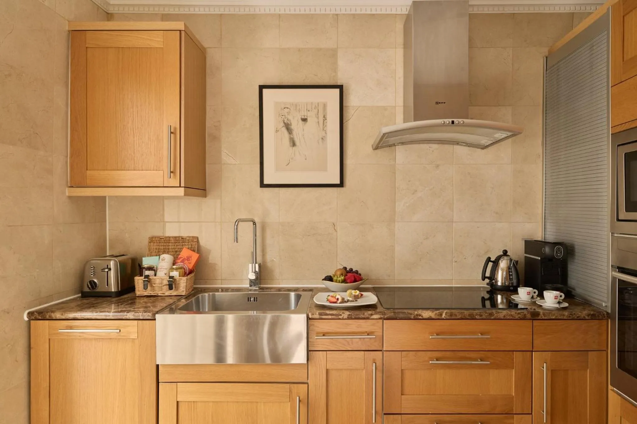 Photo of the whole room in The Montague On The Gardens