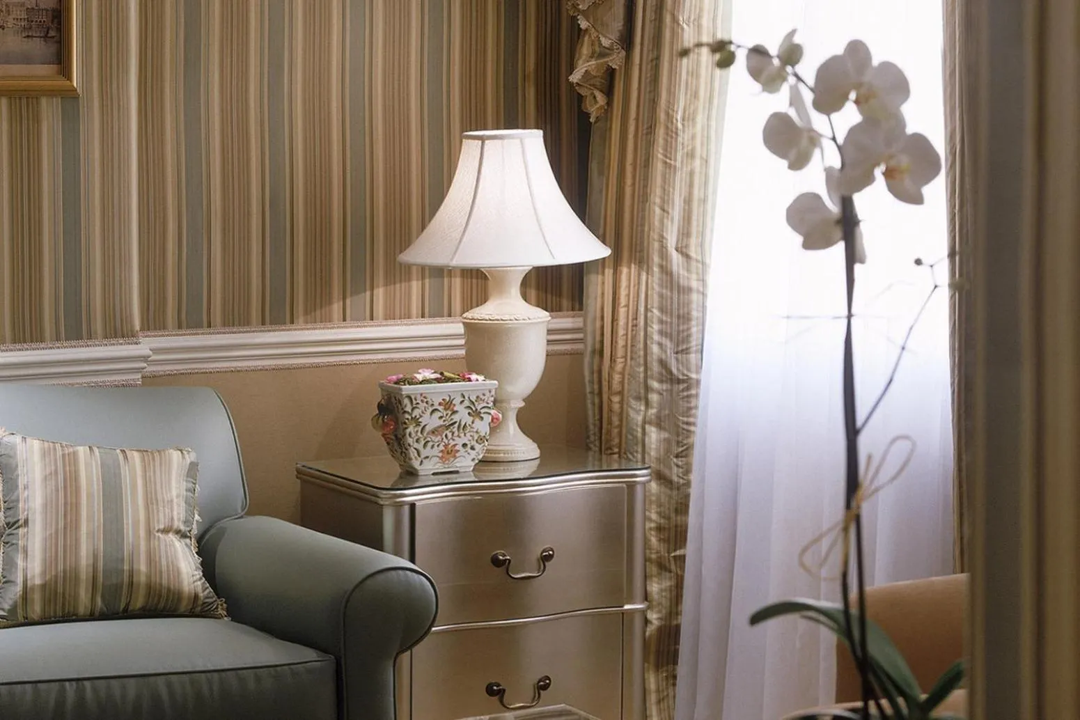 Photo of the whole room in The Montague On The Gardens