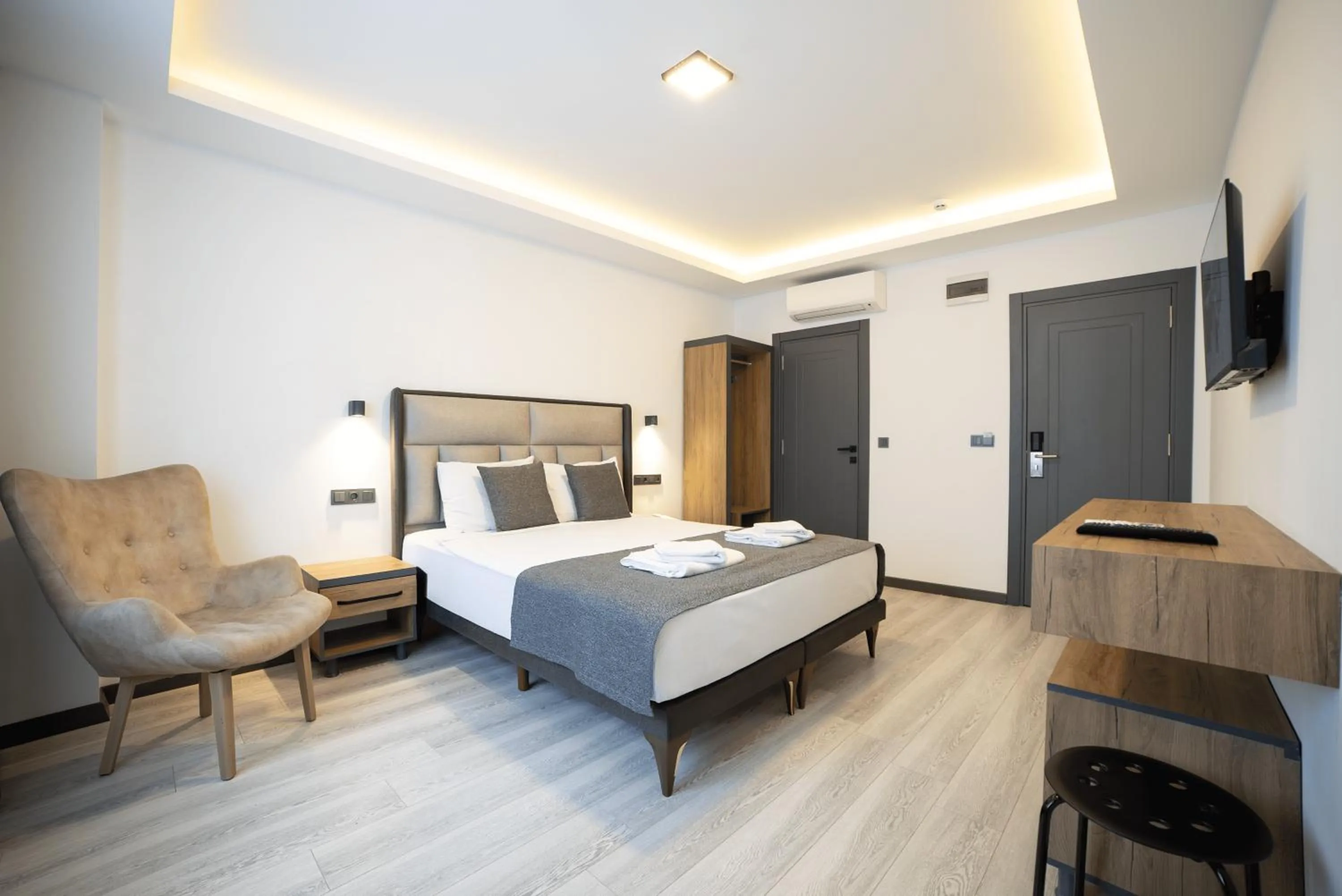 Property building, Bed in Kriti Hotel Antalya