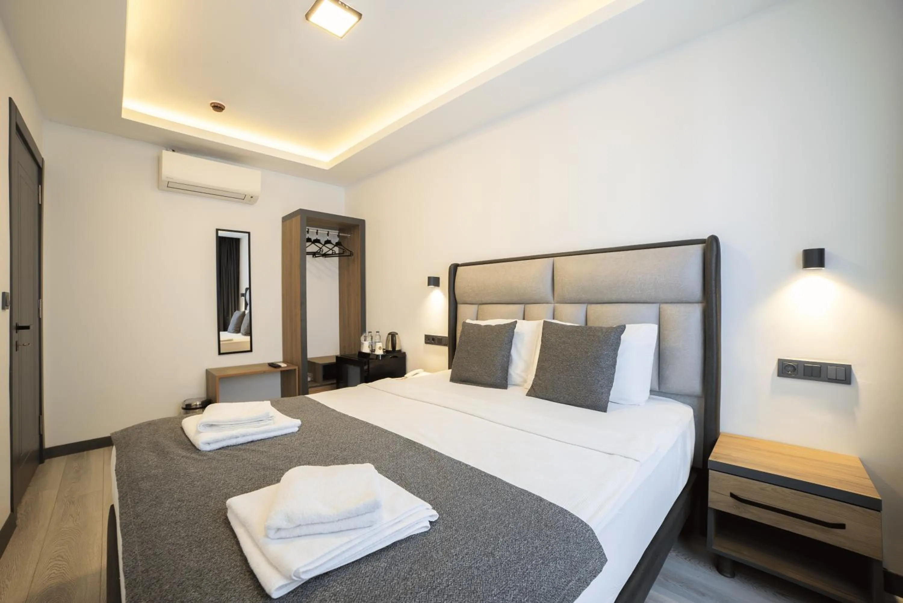 View (from property/room), Bed in Kriti Hotel Antalya