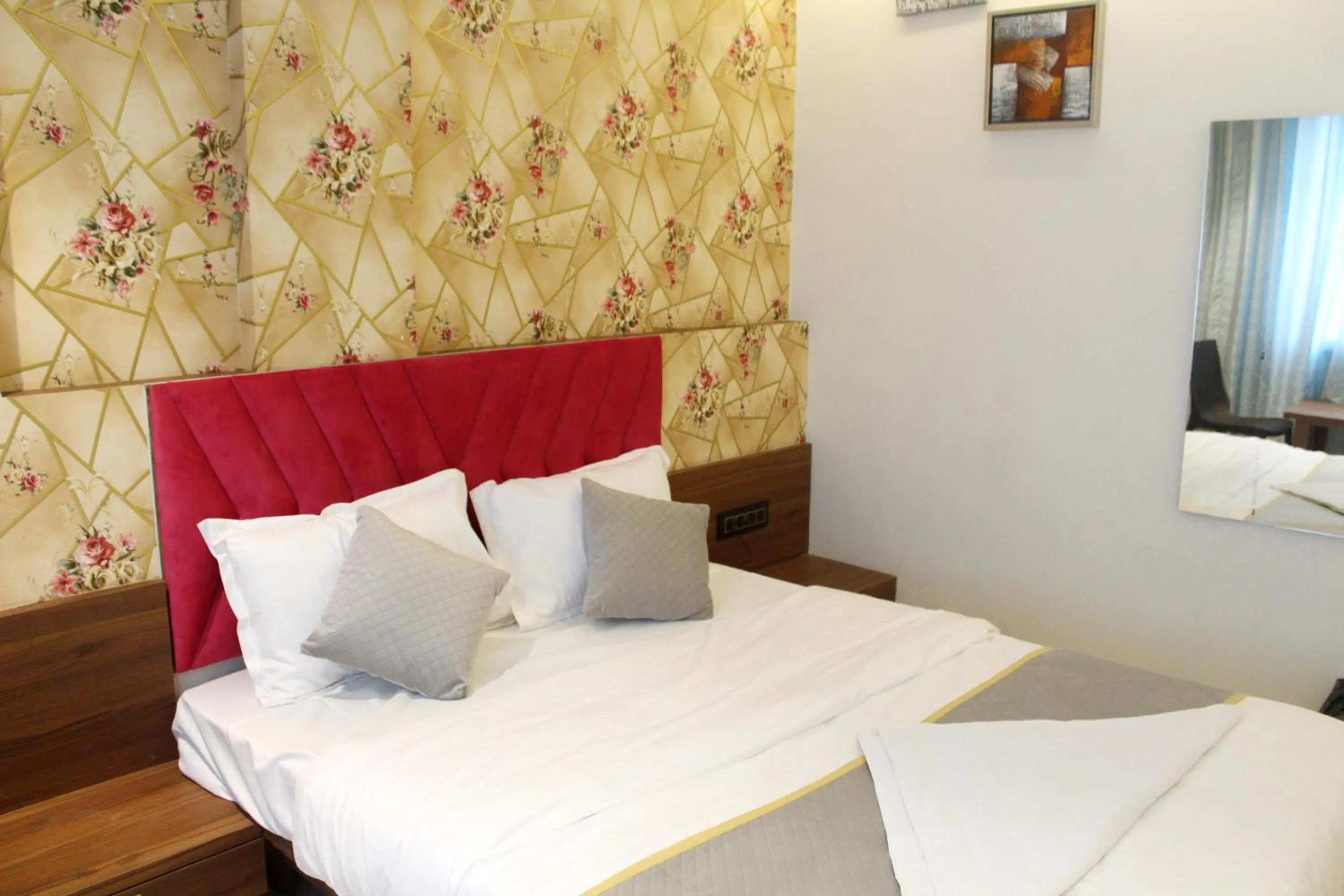 Bed in Hotel India Gate Narhe, Pune