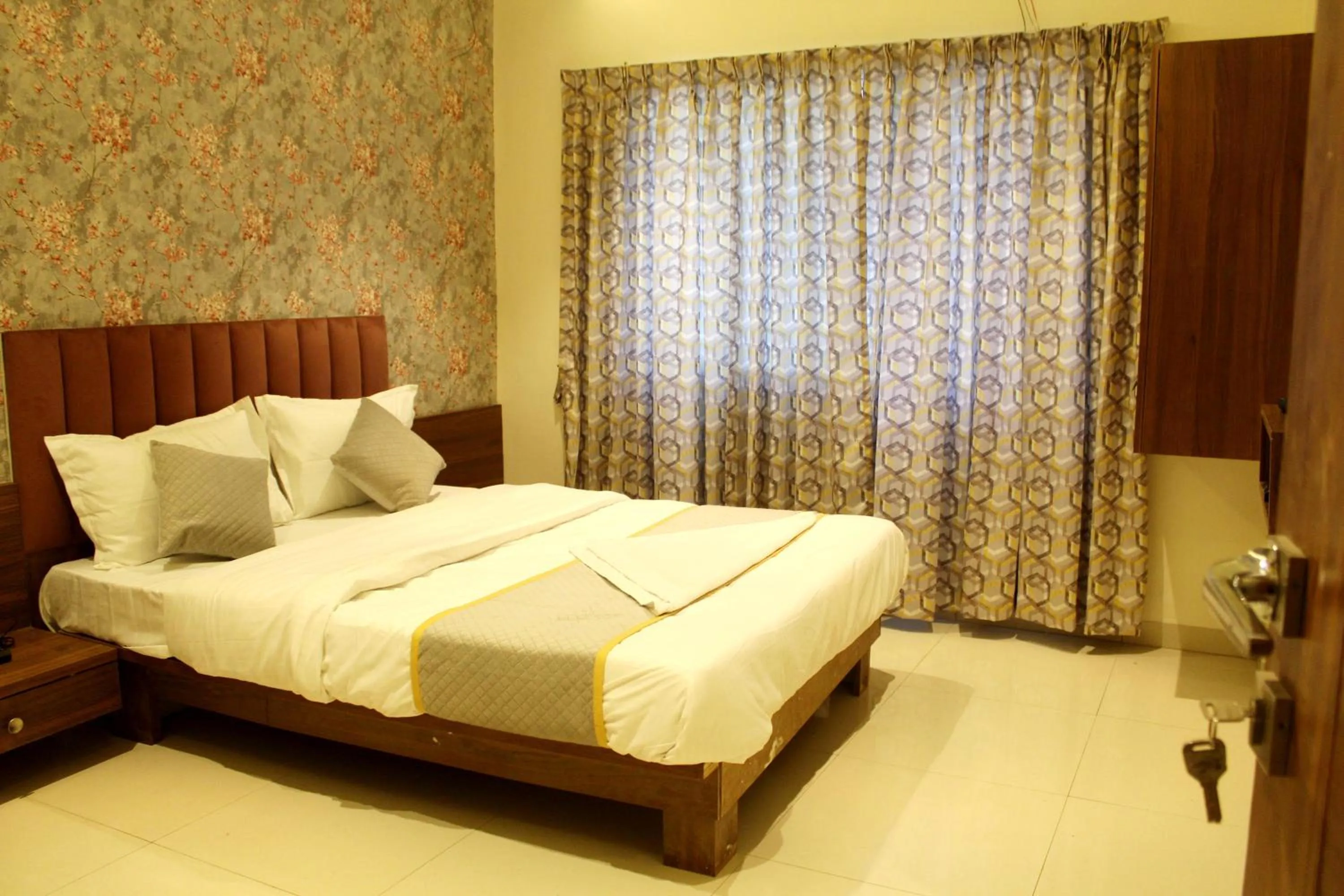 Bed in Hotel India Gate Narhe, Pune