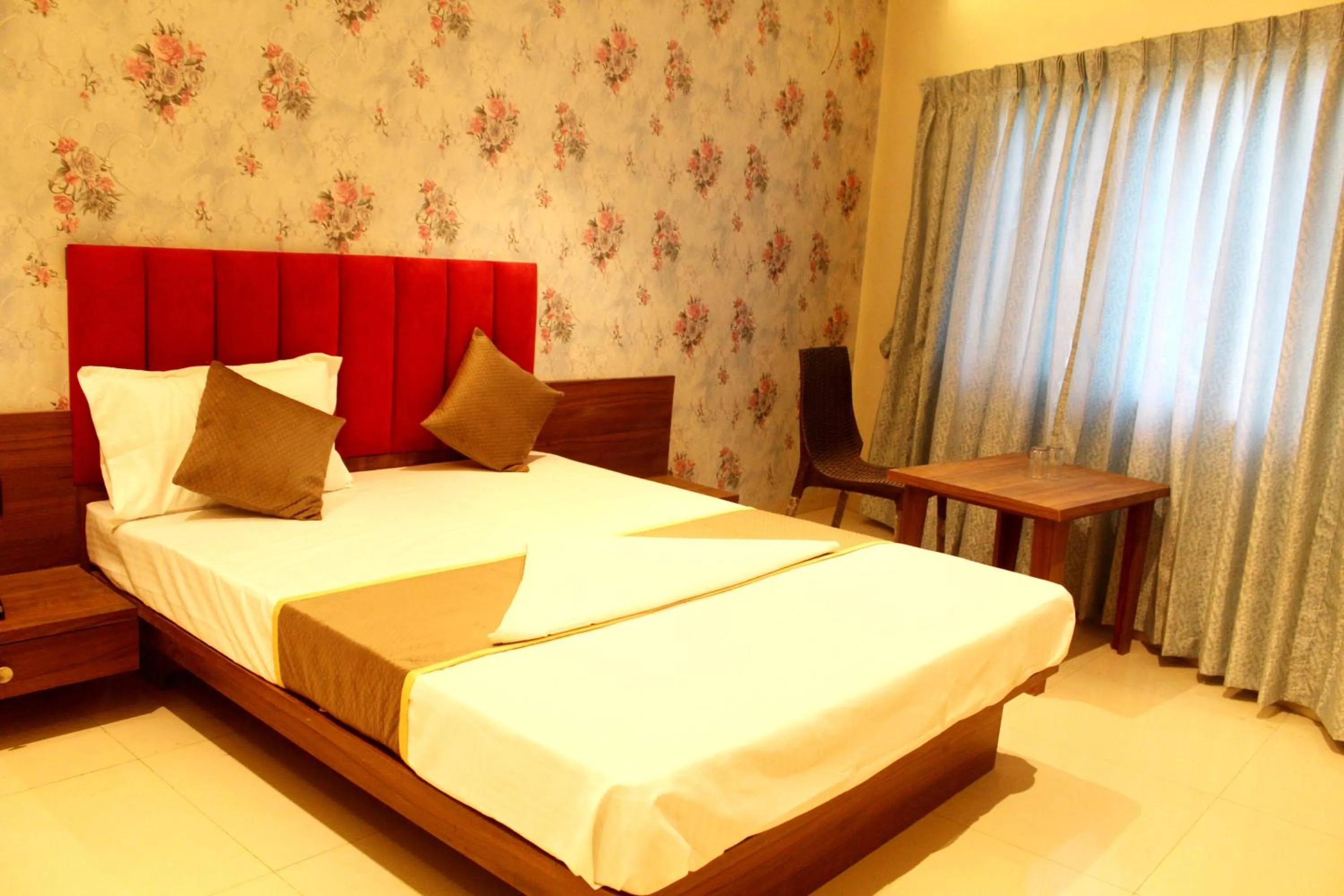 Bed in Hotel India Gate Narhe, Pune