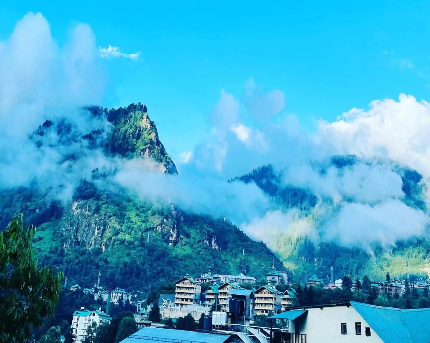 Mountain view in Simsa Heights Manali