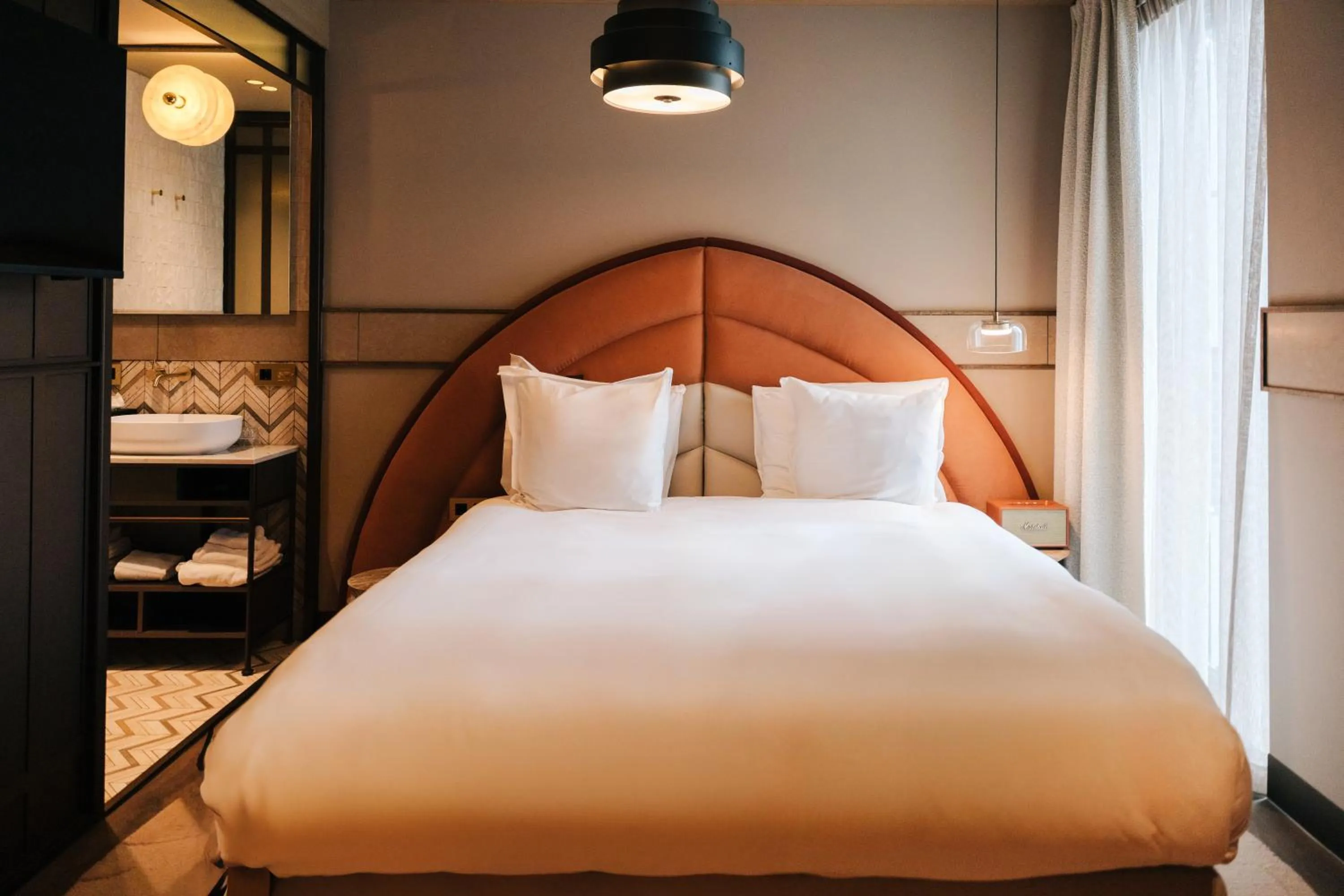 Bed in The Diamond Amsterdam