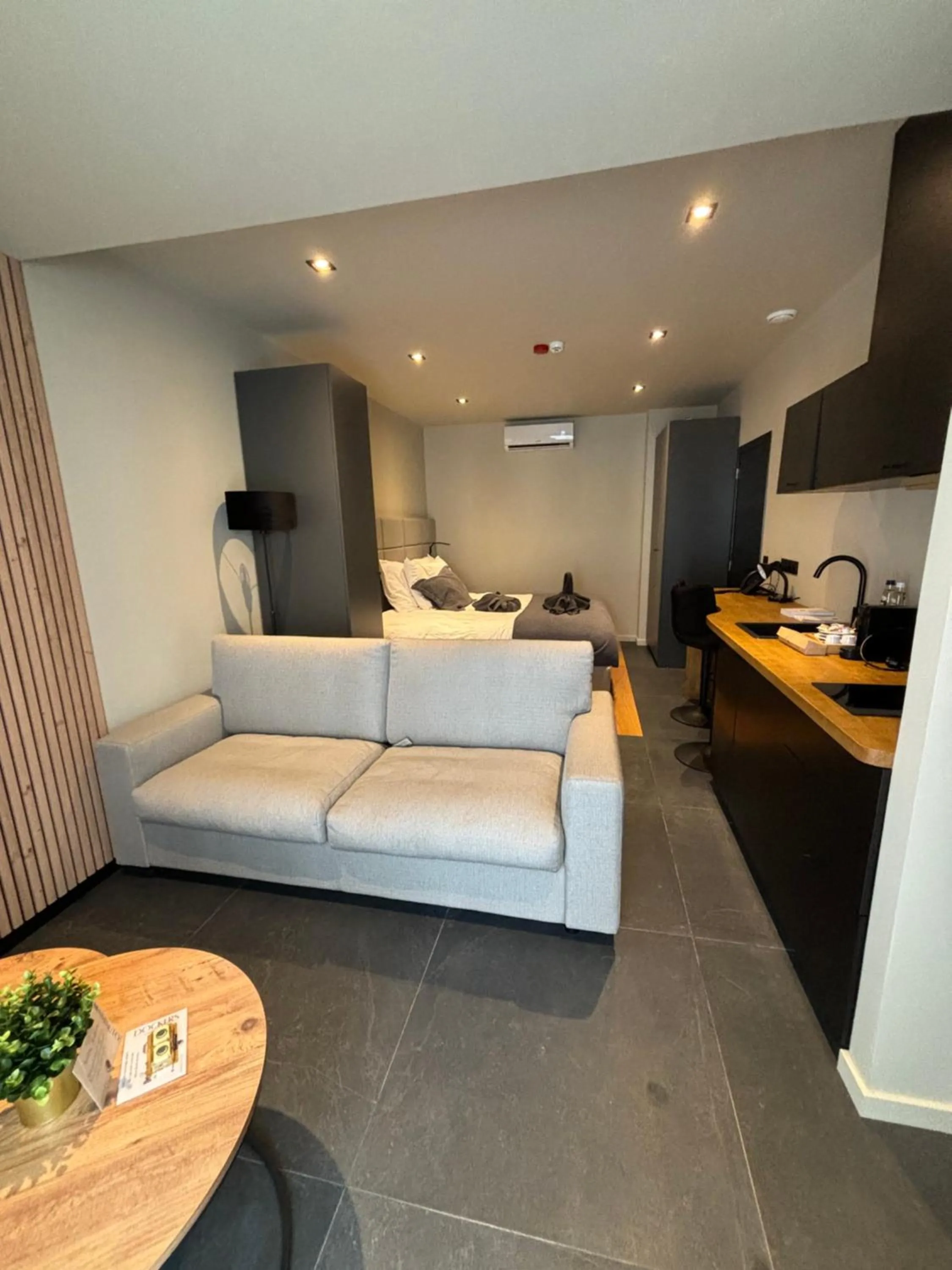 Photo of the whole room in Hotel Mezza Notte