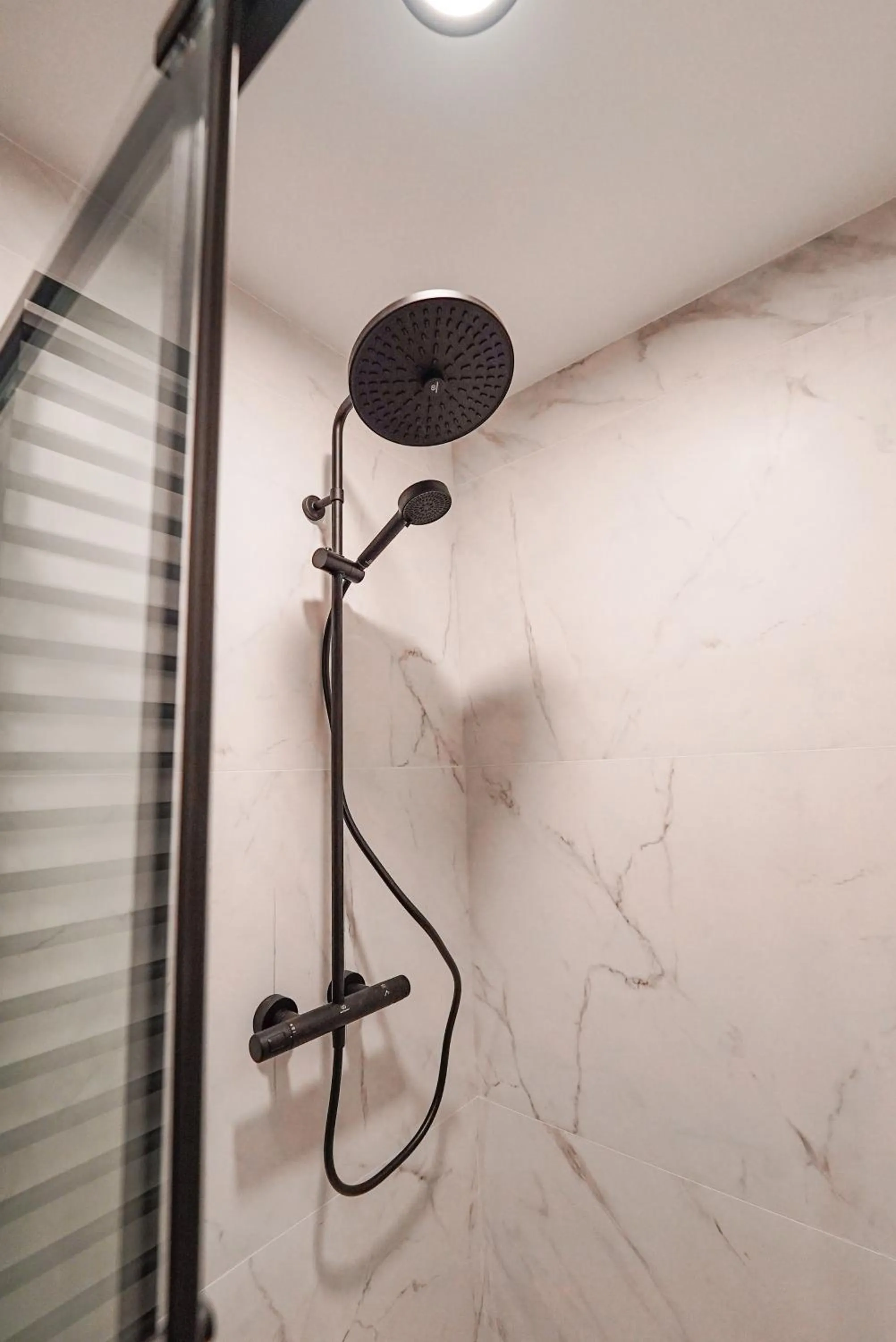 Shower in Hotel Mezza Notte