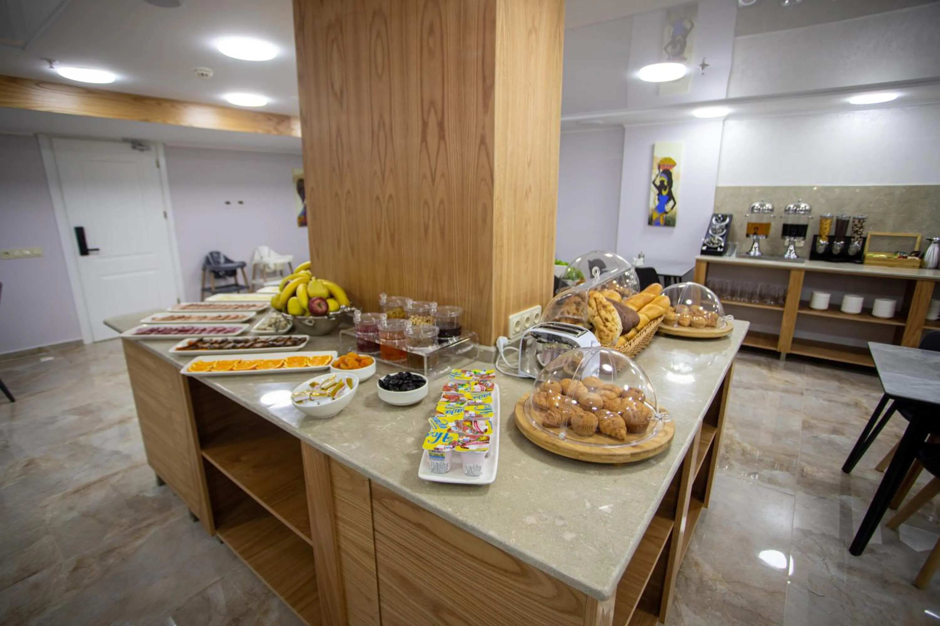 Restaurant/places to eat in Hotel Black Sea