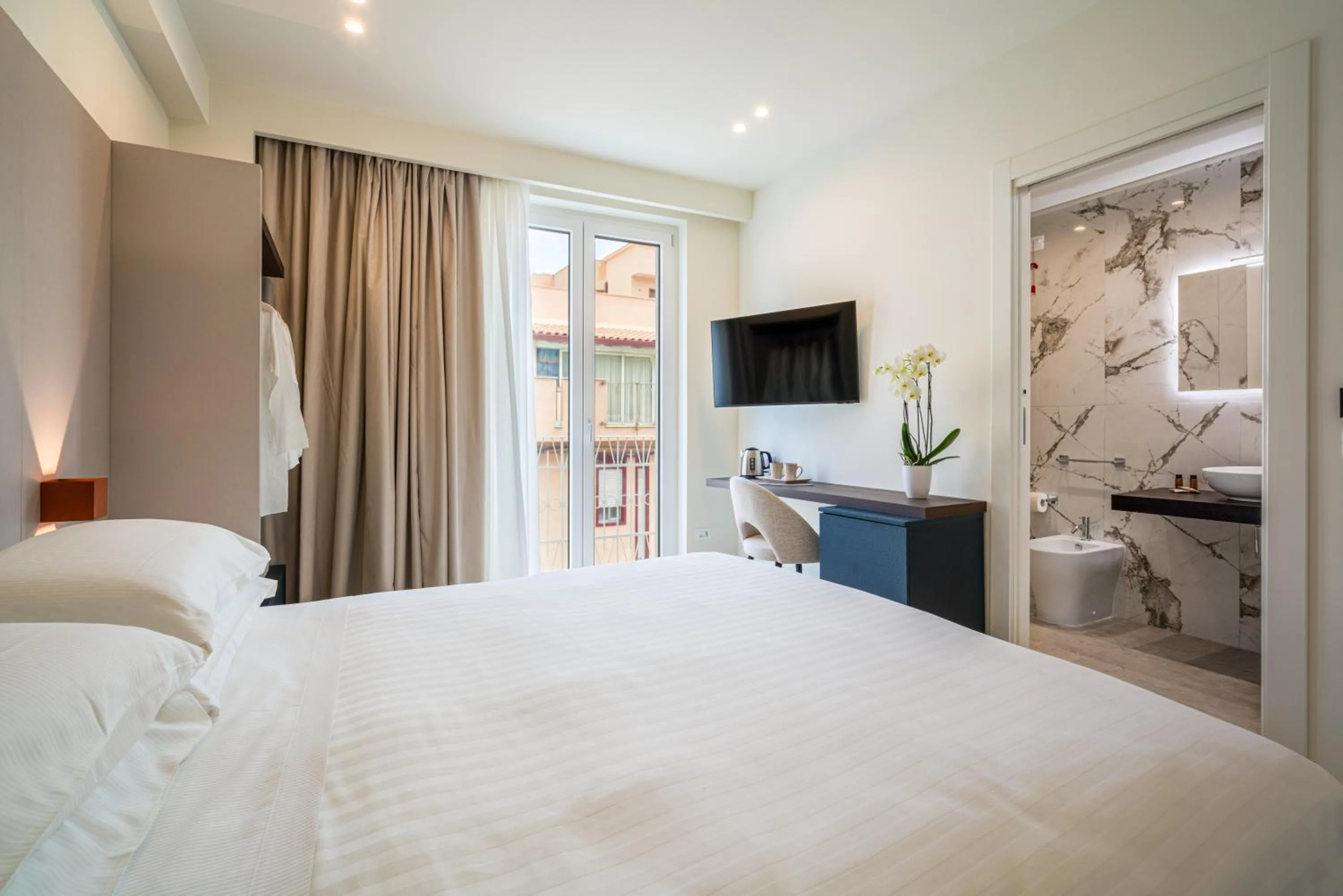 Photo of the whole room, Bed in I Due Mori - Luxury Rooms