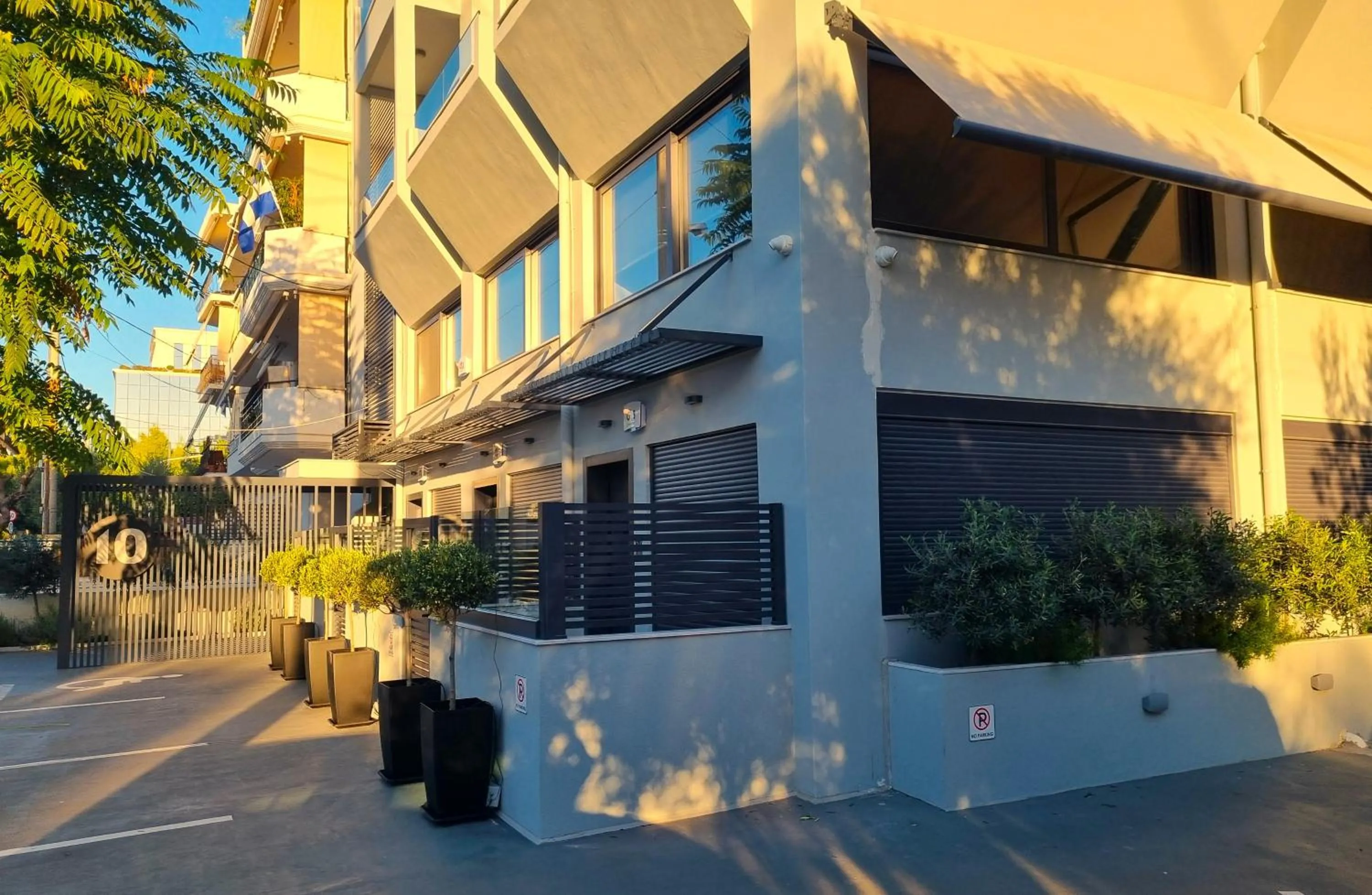 Property building in 10 Apartments & Suites Athens