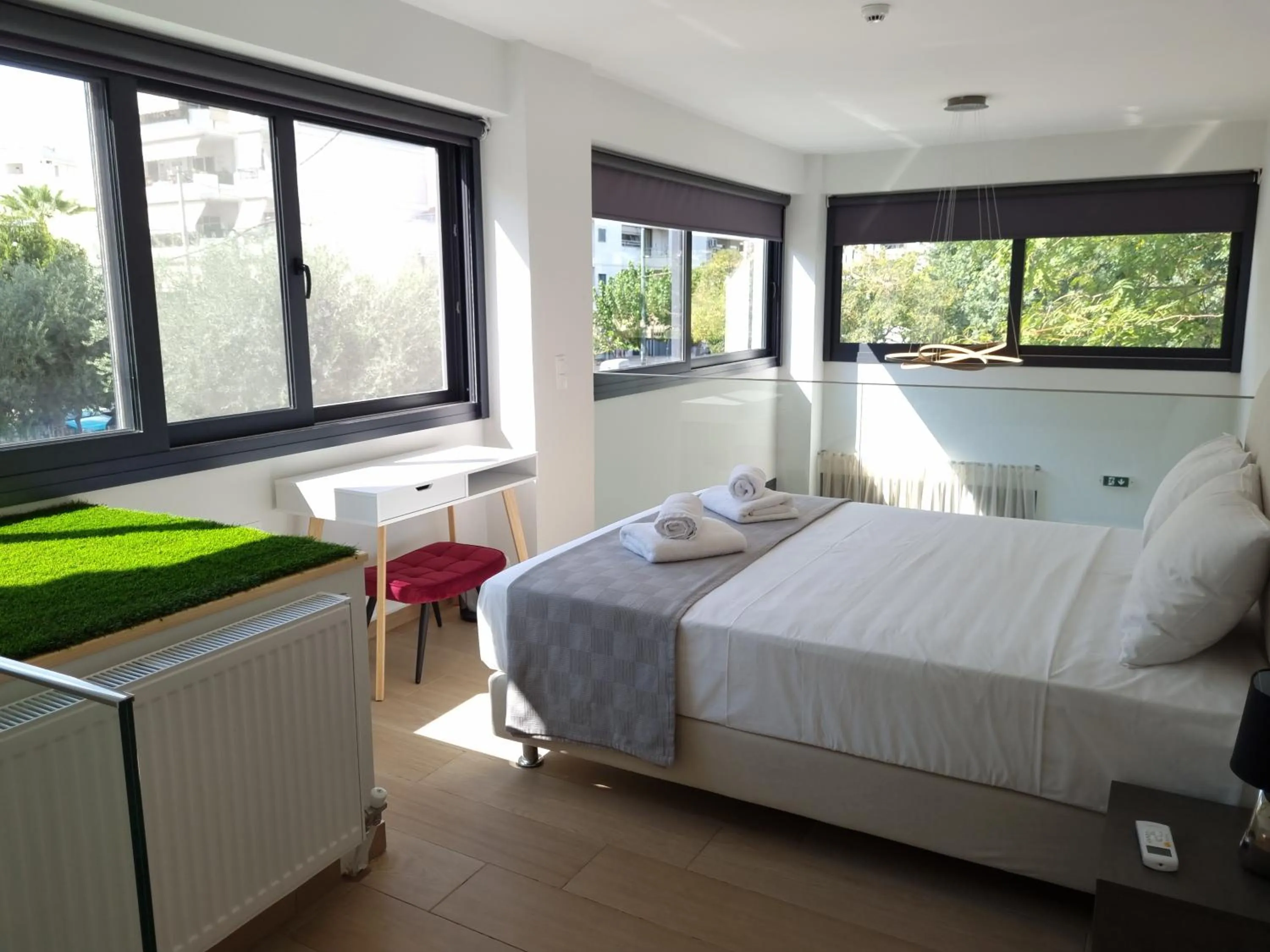 Bed in 10 Apartments & Suites Athens