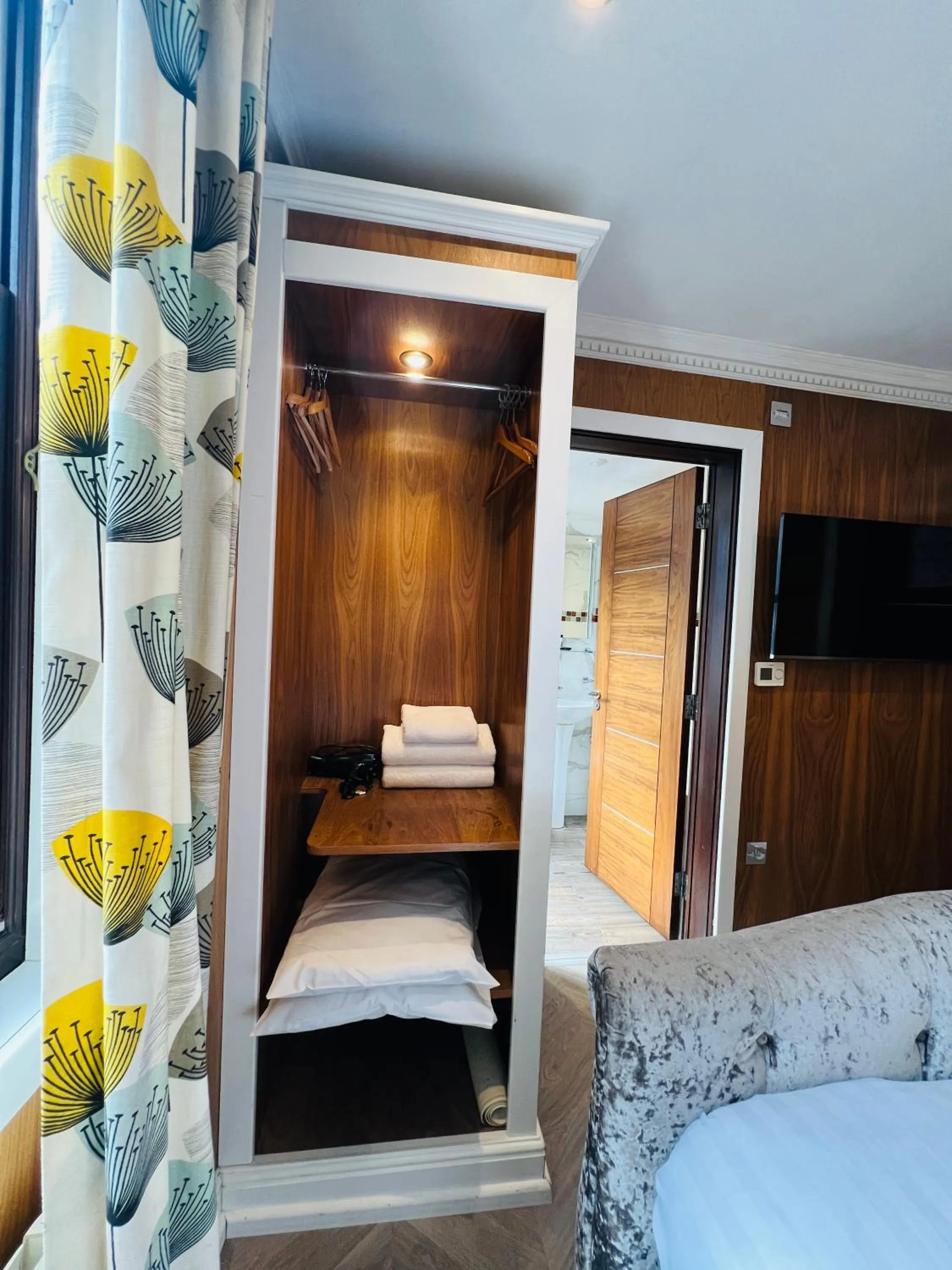 Bed in Cheshire Hotel Central London