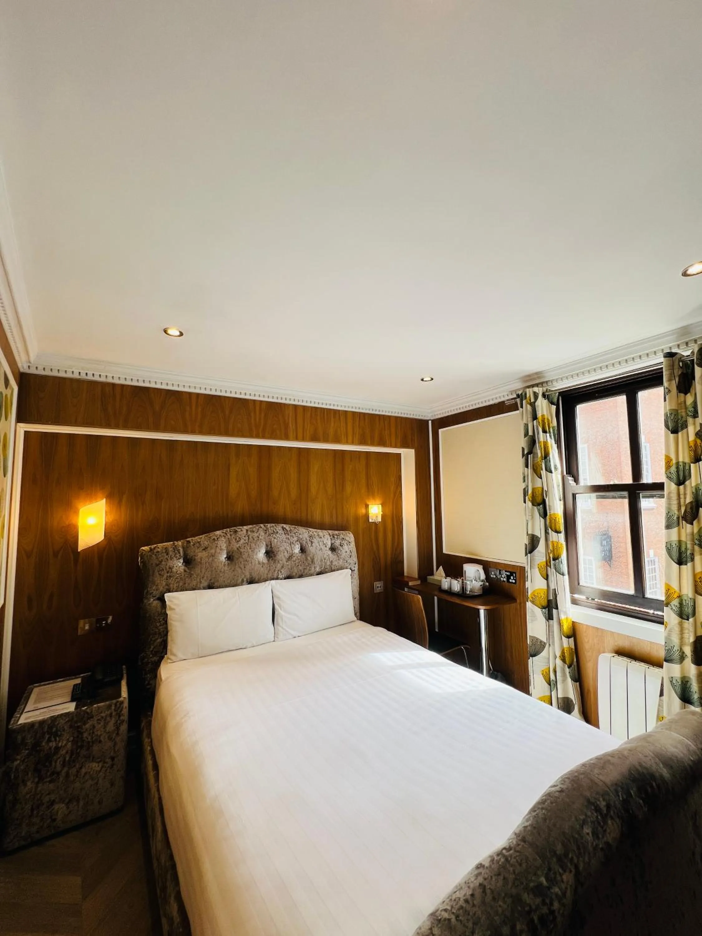 Bed in Cheshire Hotel Central London