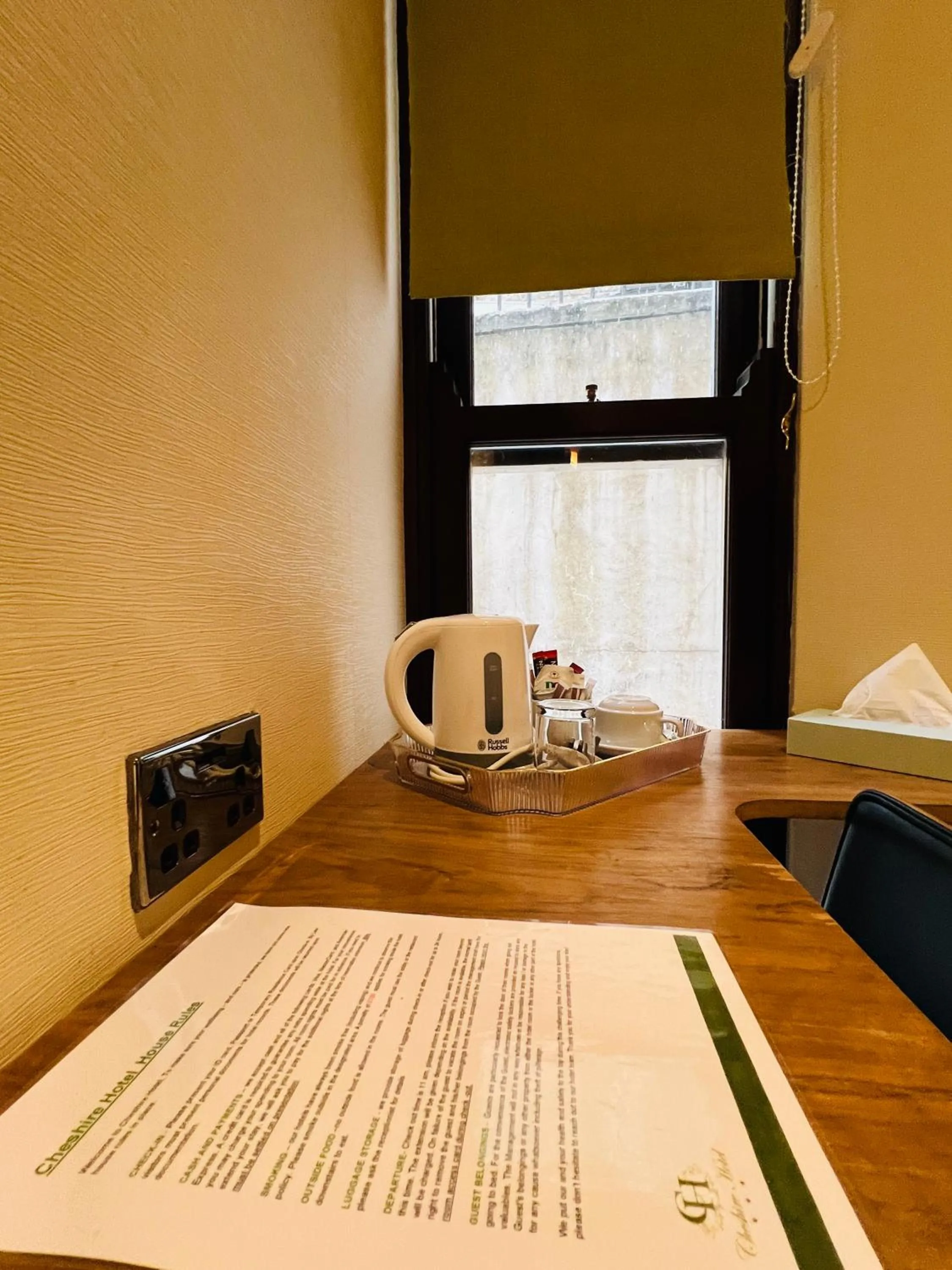 Coffee/tea facilities in Cheshire Hotel Central London