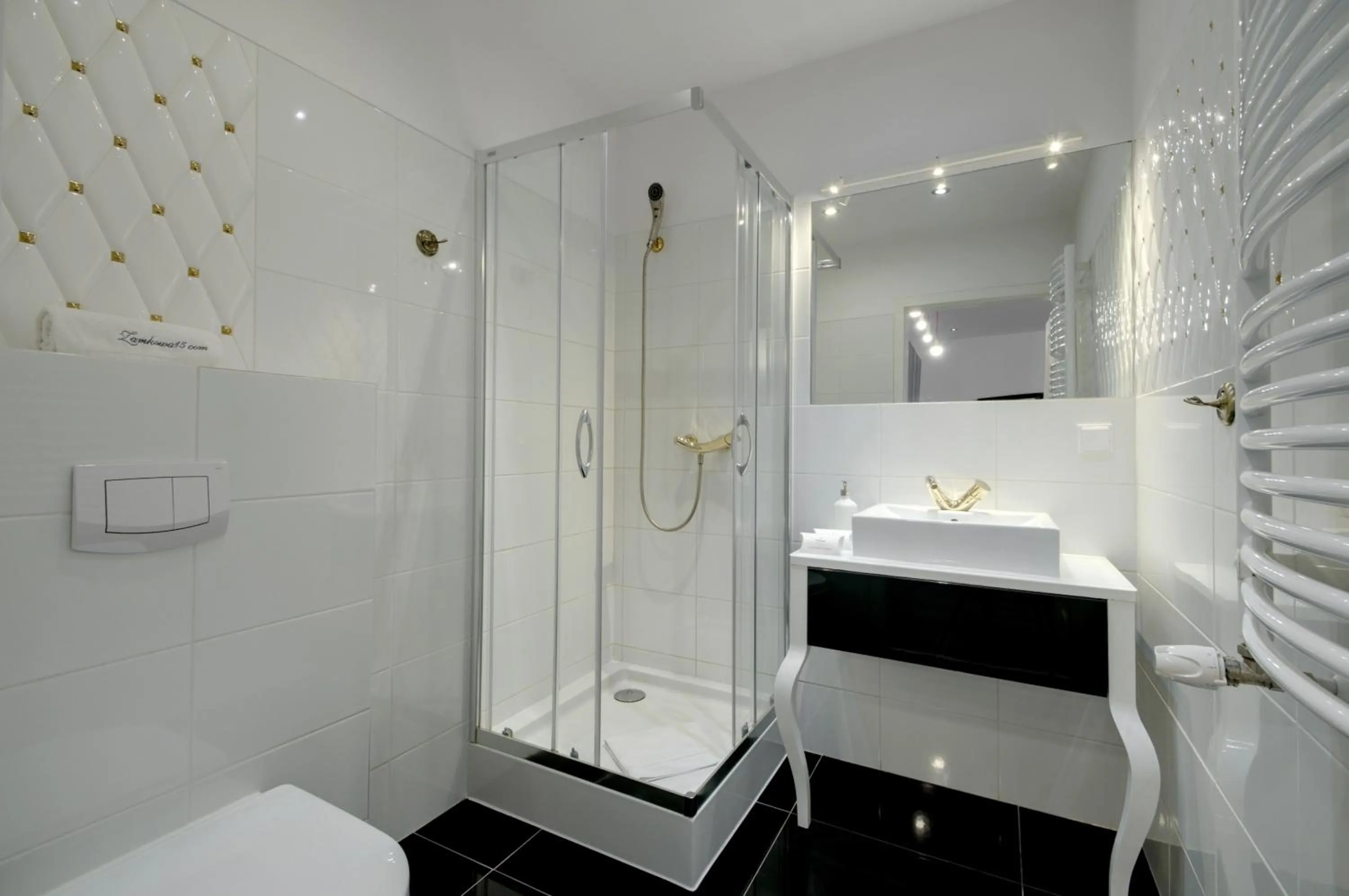 Shower in Zamkowa15 Apartments