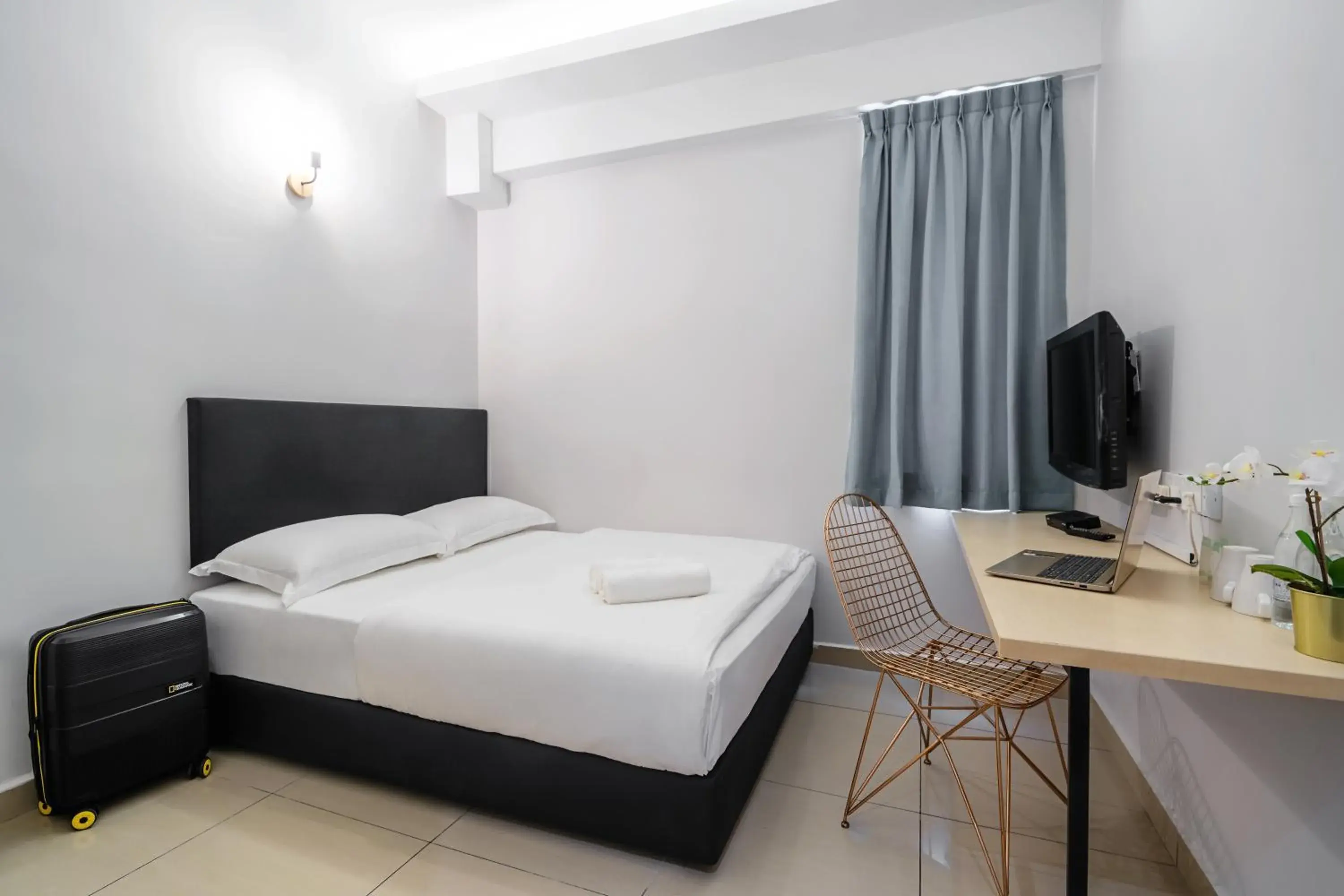 Deluxe Queen Room in HAKO XPRESS TAMPOI Deluxe Queen Room in HAKO XPRESS TAMPOI