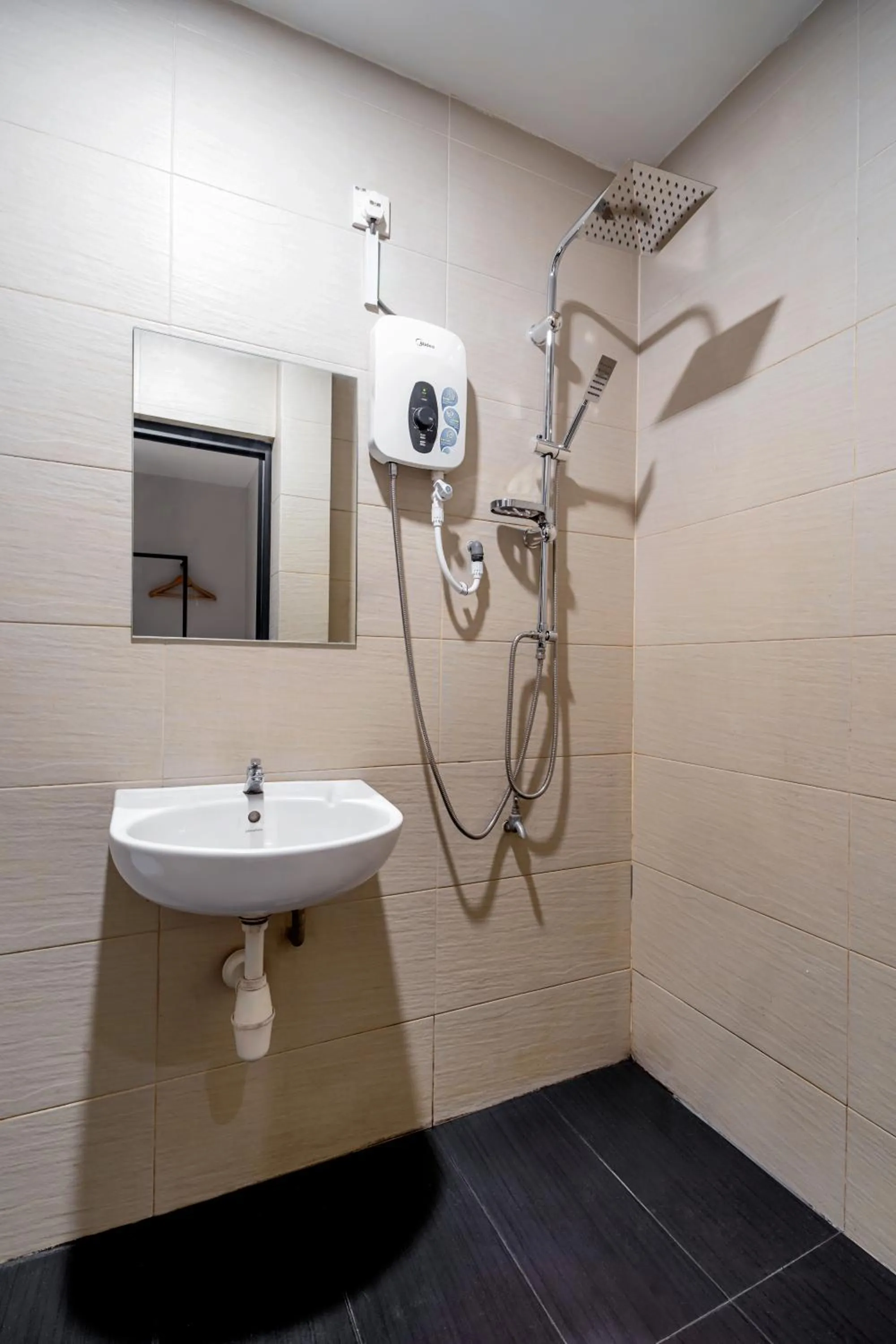 Bathroom in HAKO XPRESS TAMPOI