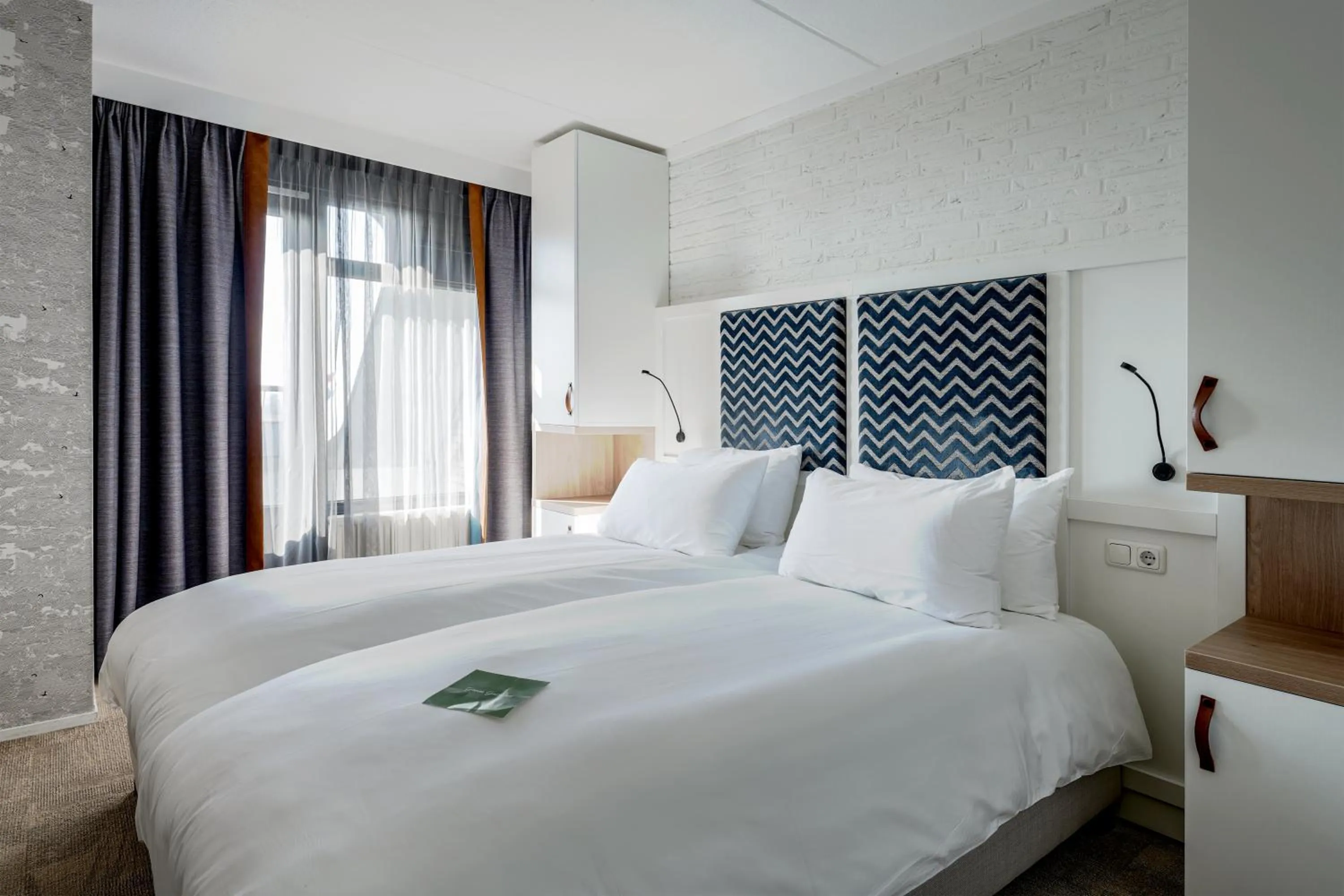 Bedroom, Bed in Paal 8 Hotel aan Zee