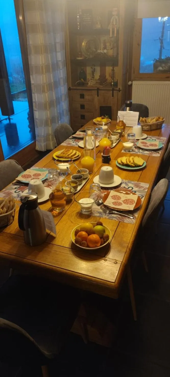 Breakfast in Maison d'Hôtes Le shorten