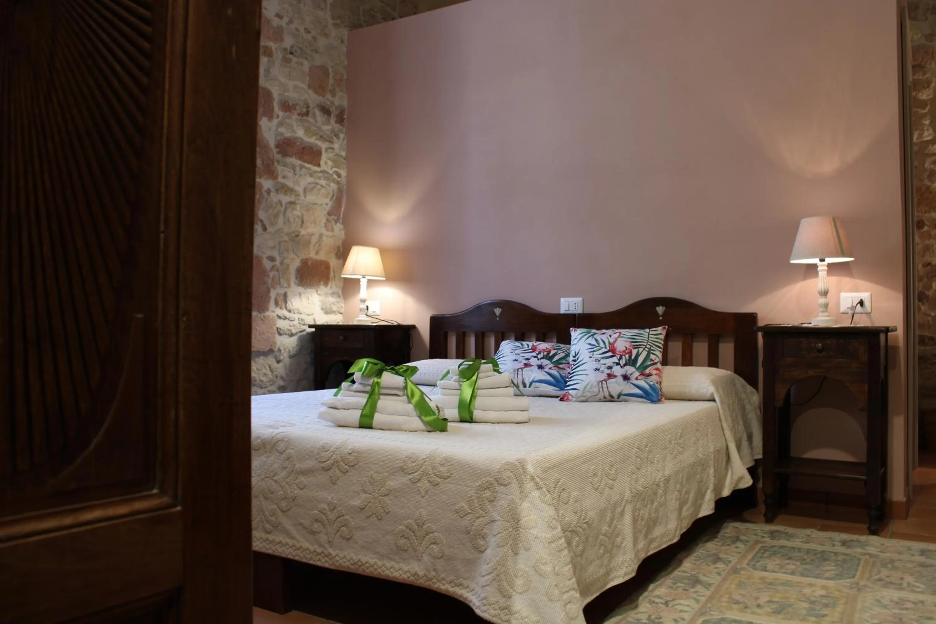 Quiet street view, Bed in B&B S'Asilo Sardegna