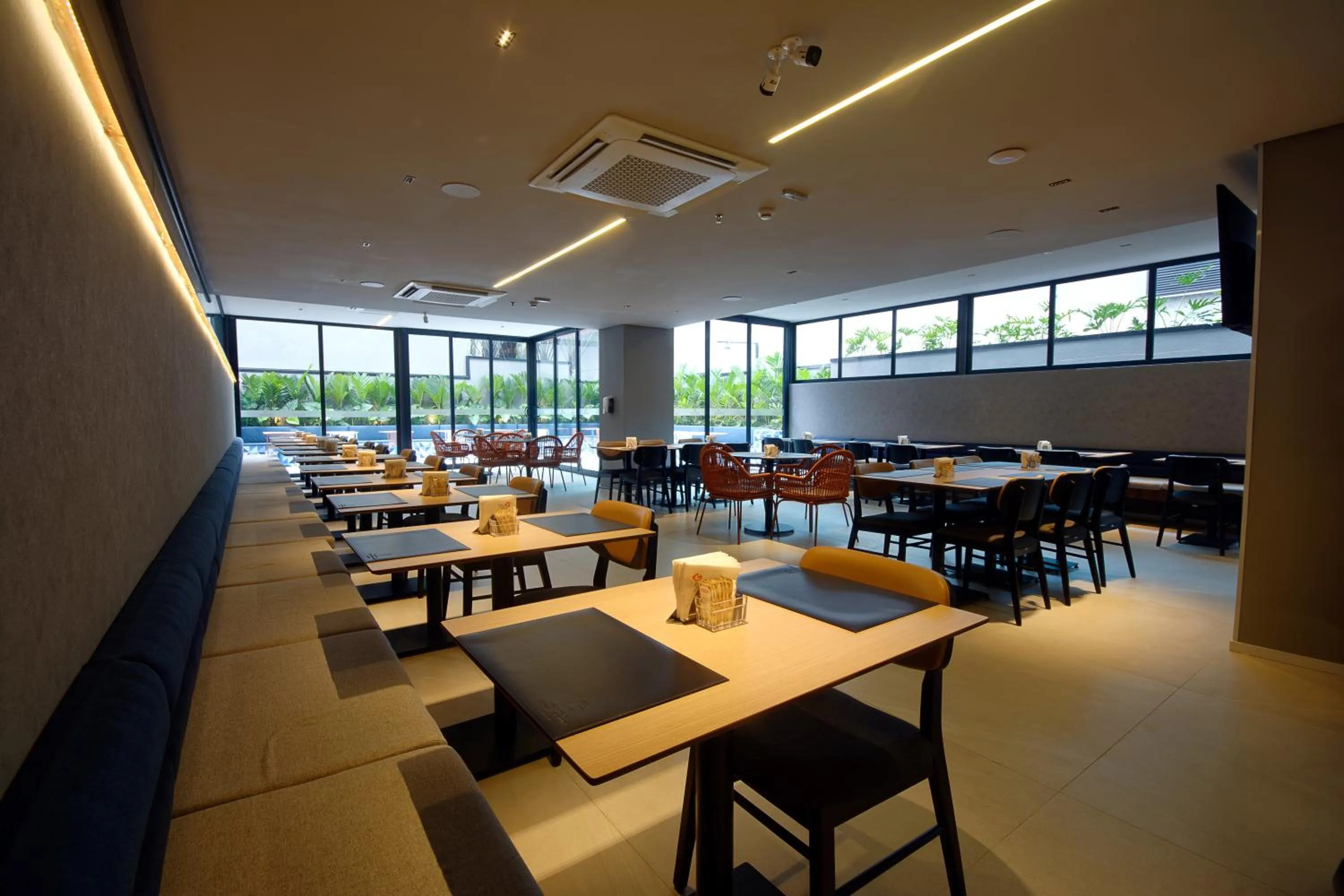 Golden Tower Express Nações Unidas by Fênix Hotéis