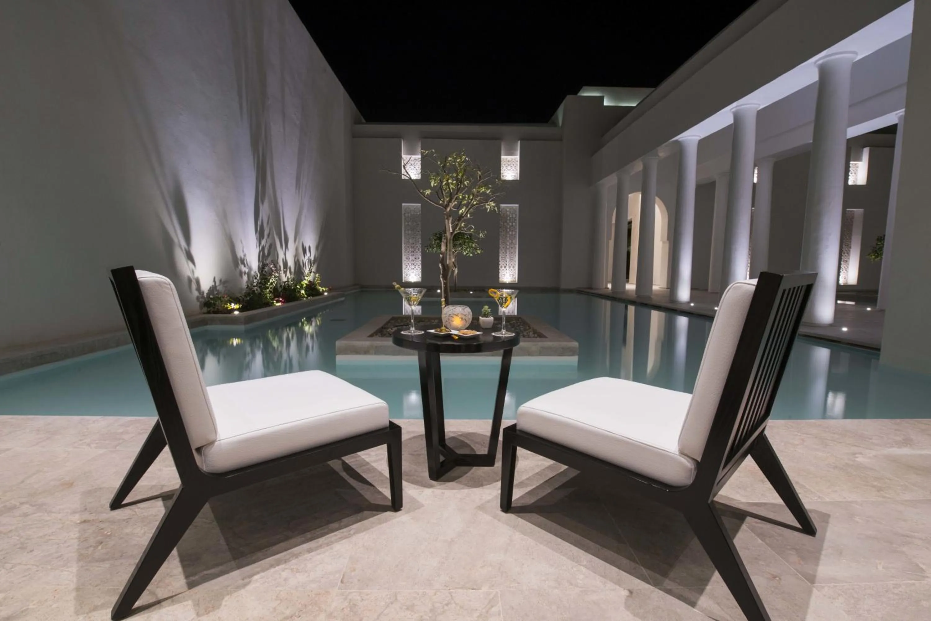 Night in La Badira - Adult Only