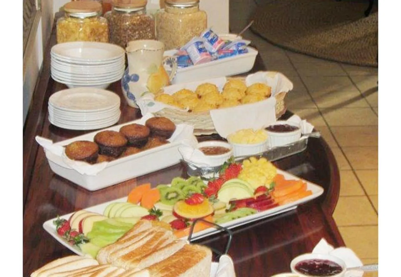 Buffet breakfast in The Guest House Pongola