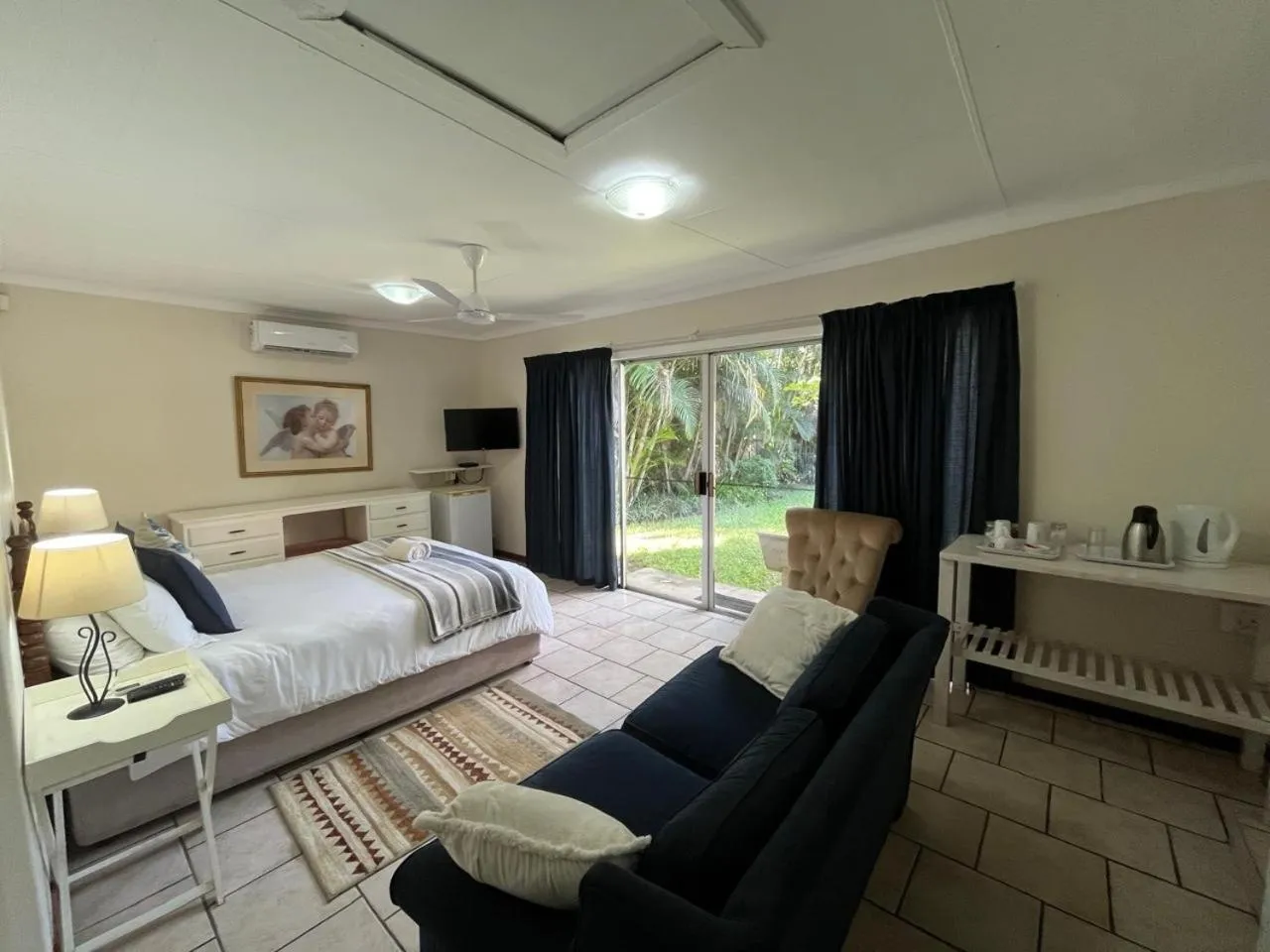 Bed in The Guest House Pongola