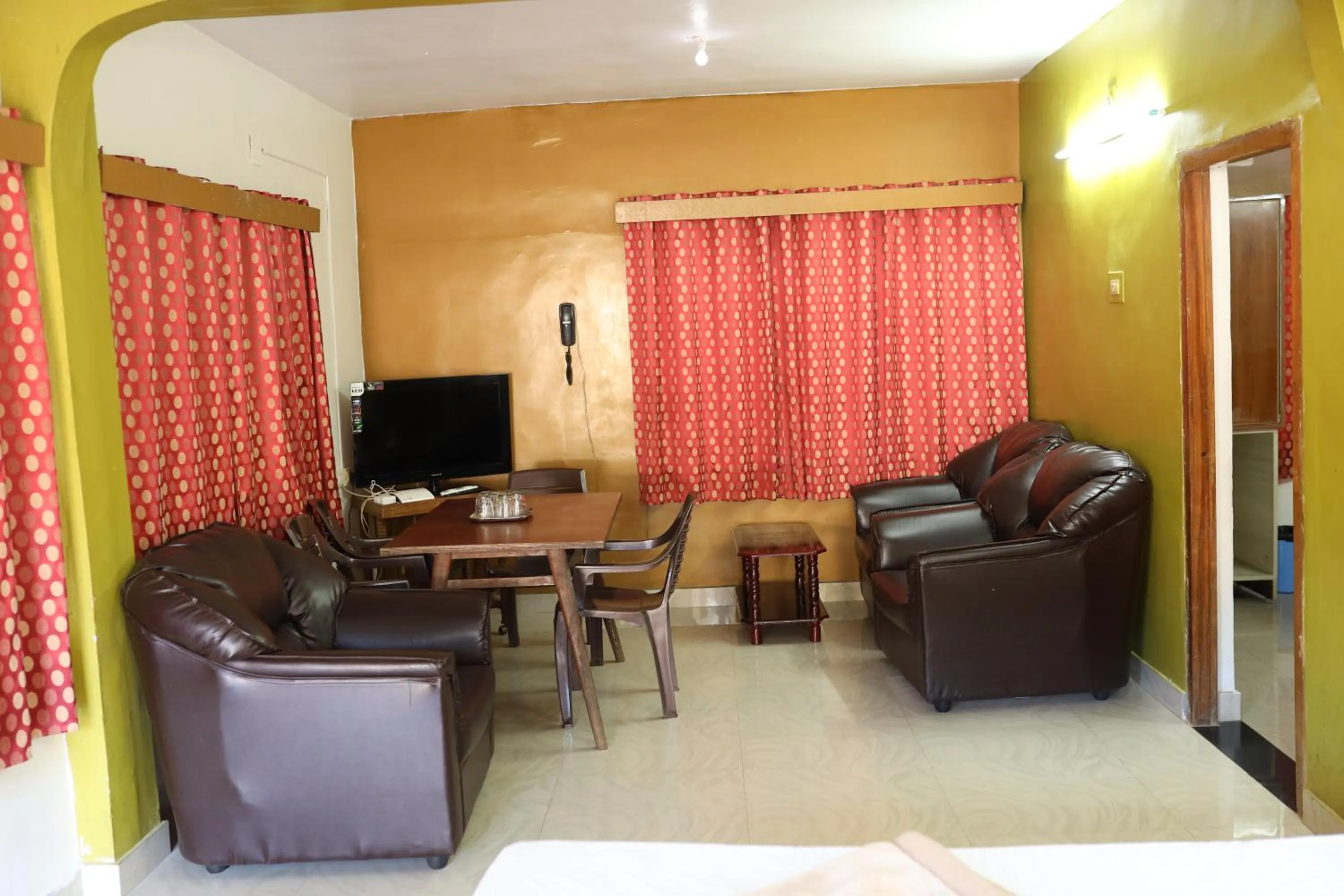 TV and multimedia in Hotel Sri Balaji