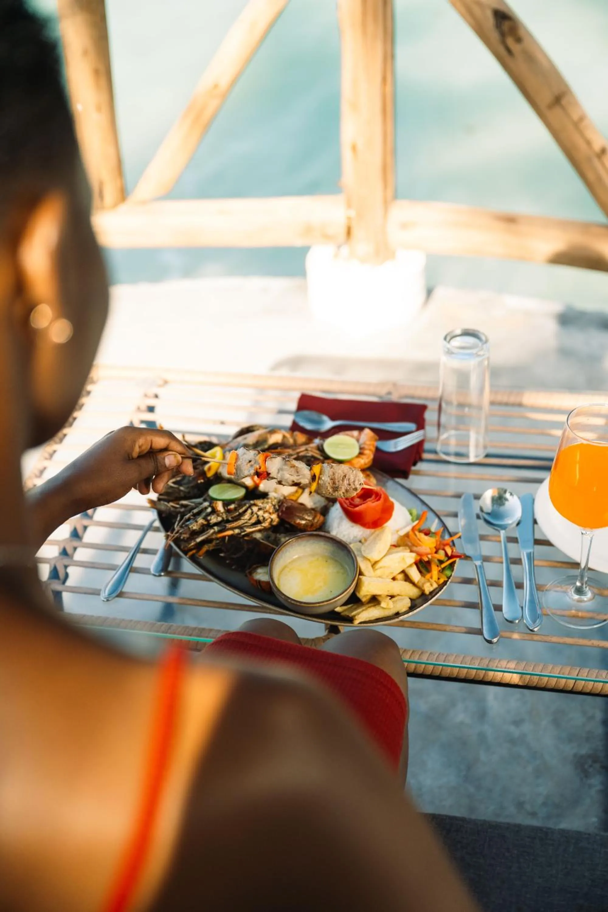 Restaurant/places to eat in Tanzanite Beach Resort